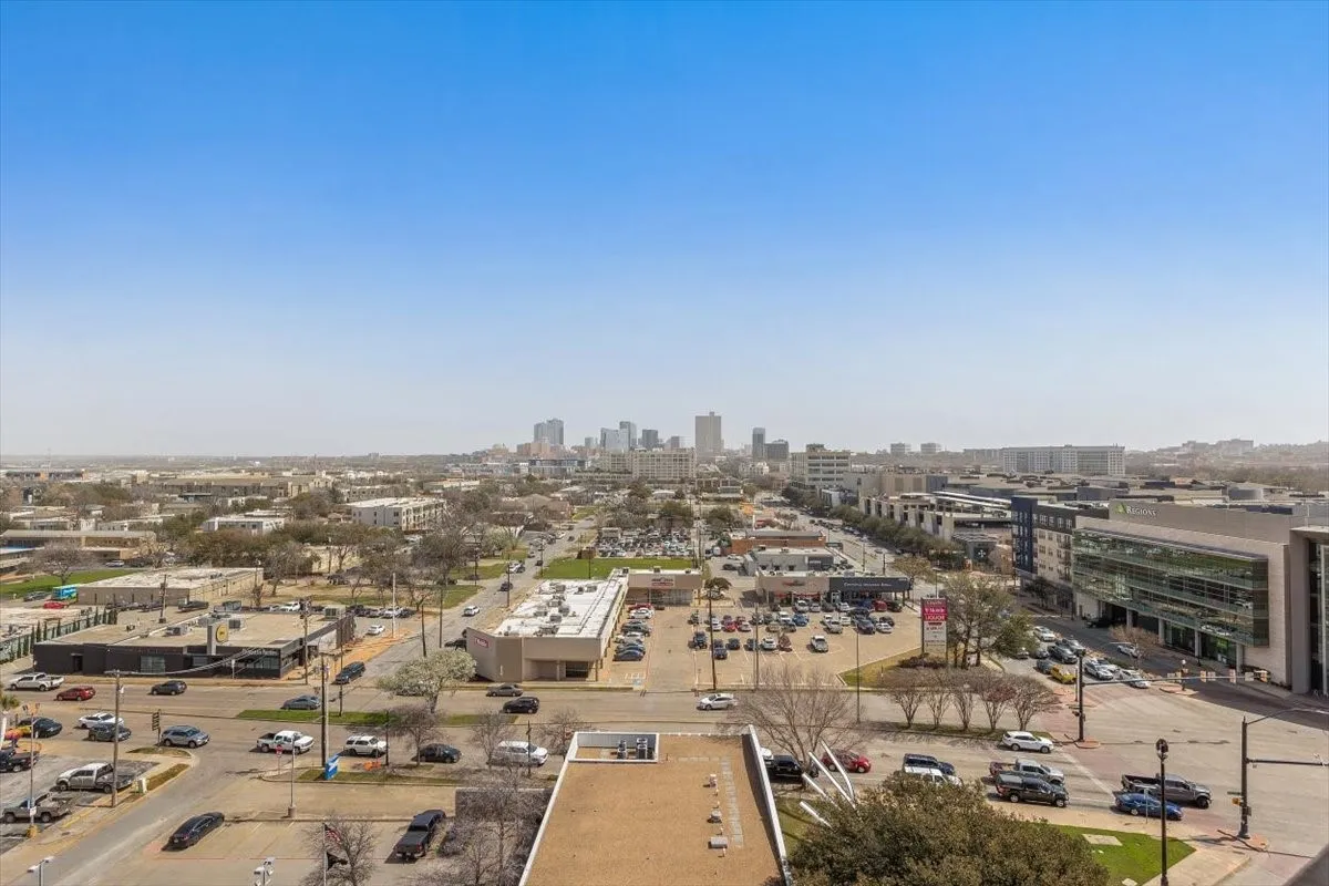Condominium For Sale in Tarrant County , 3100 W 7th Street 719, Fort Worth, Texas 76107, 2 Bedroom, 2 Bathroom, 2 Garage spaces, 1,365 Sqft, built in 2008, mls#21297489, Real Estate Agent in Fort Worth, Homes For Sale in Tarrant county, Homes For Sale in Fort Worth, Realtor in Fort Worth Texas, Real Estate Brokerage Independent Realty Texas, Luminita Cordes Realtor