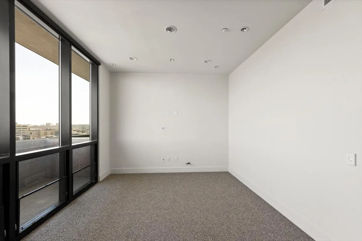 Condominium For Sale in Tarrant County , 3100 W 7th Street 719, Fort Worth, Texas 76107, 2 Bedroom, 2 Bathroom, 2 Garage spaces, 1,365 Sqft, built in 2008, mls#21297489, Real Estate Agent in Fort Worth, Homes For Sale in Tarrant county, Homes For Sale in Fort Worth, Realtor in Fort Worth Texas, Real Estate Brokerage Independent Realty Texas, Luminita Cordes Realtor