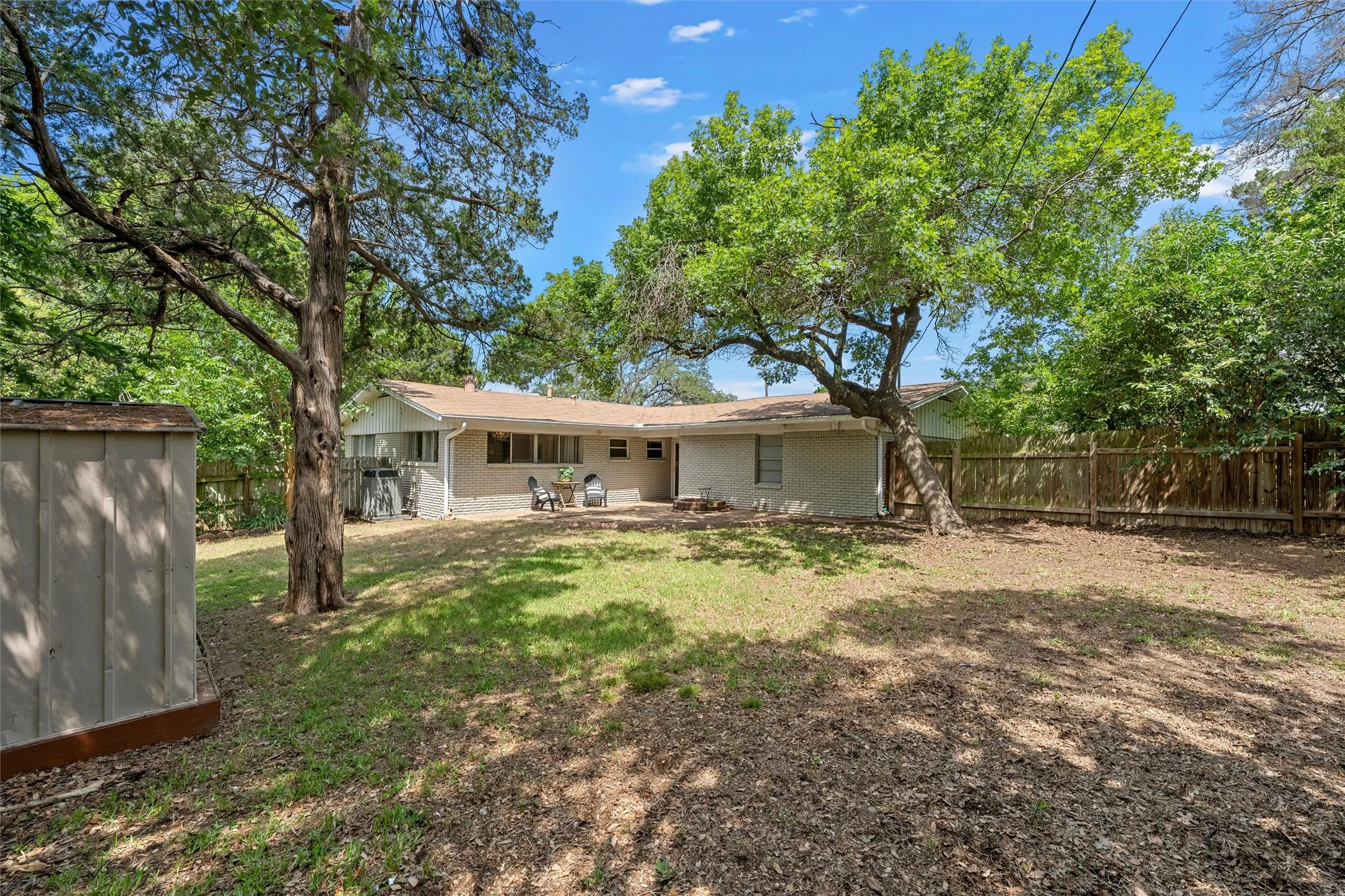 Single Family Residence For Sale in Mc Lennan County , 357 Sharron Drive, Woodway, Texas 76712, 4 Bedroom, 3 Bathroom, Garage spaces, 2,128 Sqft, built in 1960, mls#21297768, Real Estate Agent in Woodway, Homes For Sale in Mc Lennan county, Homes For Sale in Woodway, Realtor in Woodway Texas, Real Estate Brokerage Independent Realty Texas, Luminita Cordes Realtor