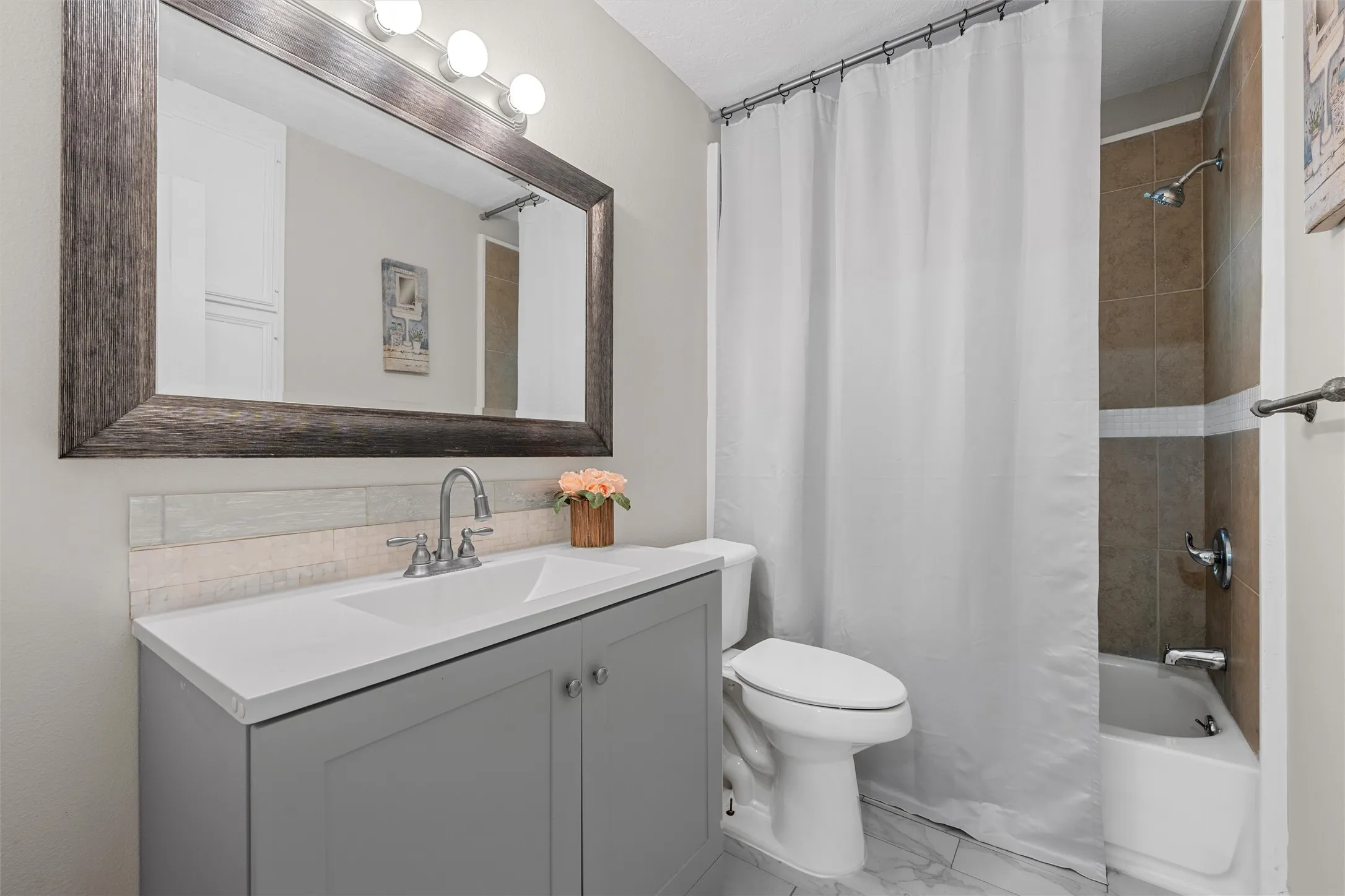 Single Family Residence For Sale in Mc Lennan County , 357 Sharron Drive, Woodway, Texas 76712, 4 Bedroom, 3 Bathroom, Garage spaces, 2,128 Sqft, built in 1960, mls#21297768, Real Estate Agent in Woodway, Homes For Sale in Mc Lennan county, Homes For Sale in Woodway, Realtor in Woodway Texas, Real Estate Brokerage Independent Realty Texas, Luminita Cordes Realtor