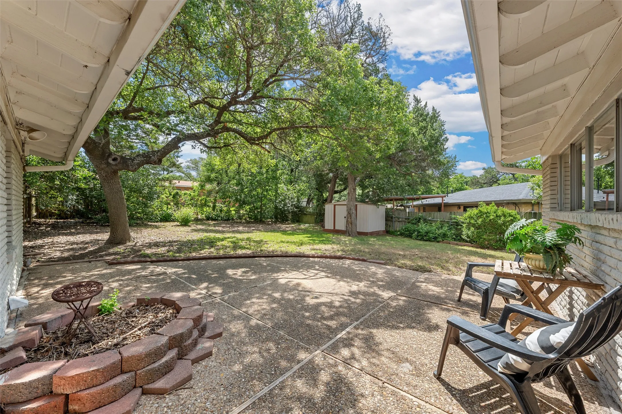 Single Family Residence For Sale in Mc Lennan County , 357 Sharron Drive, Woodway, Texas 76712, 4 Bedroom, 3 Bathroom, Garage spaces, 2,128 Sqft, built in 1960, mls#21297768, Real Estate Agent in Woodway, Homes For Sale in Mc Lennan county, Homes For Sale in Woodway, Realtor in Woodway Texas, Real Estate Brokerage Independent Realty Texas, Luminita Cordes Realtor