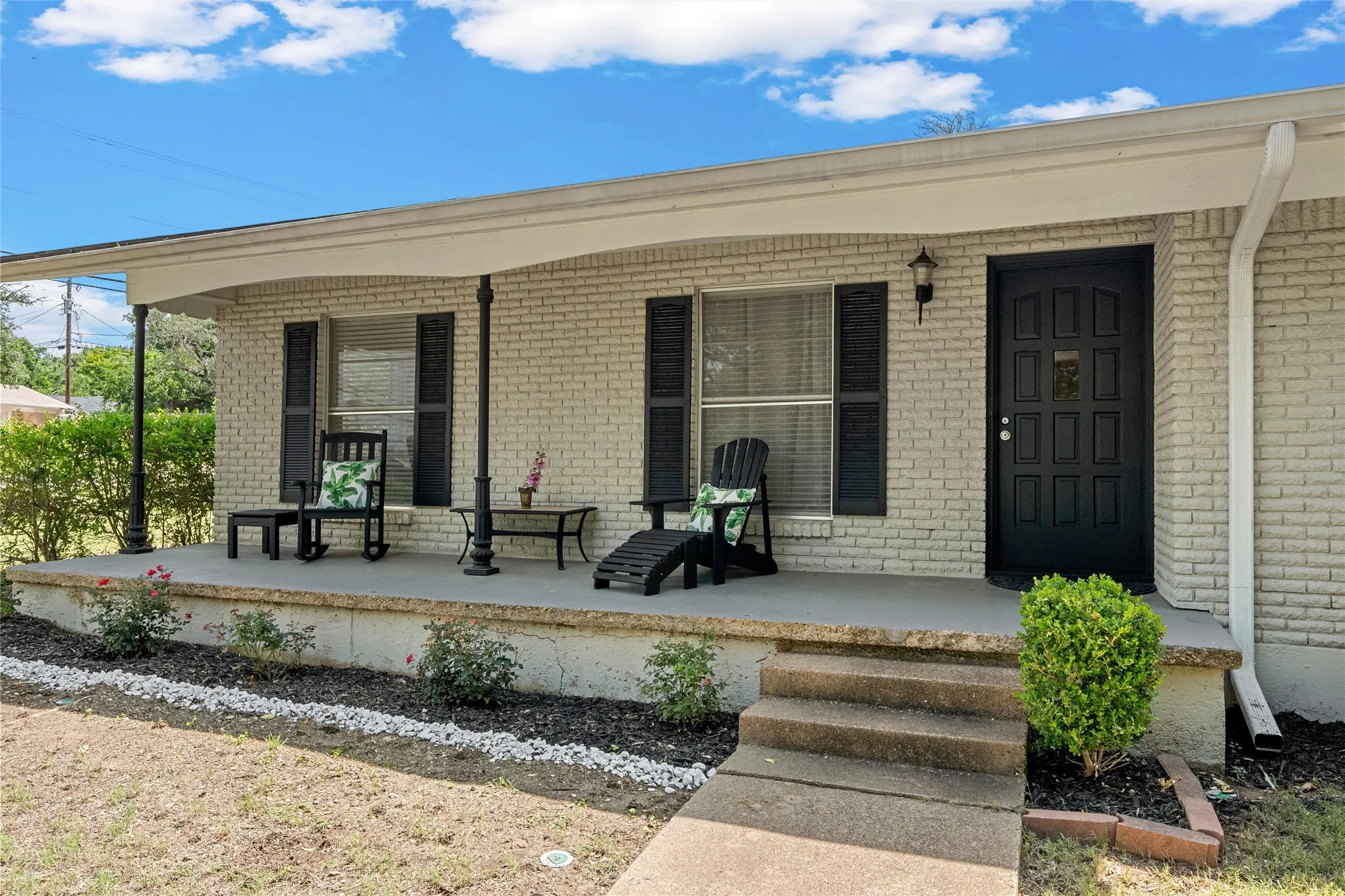 Single Family Residence For Sale in Mc Lennan County , 357 Sharron Drive, Woodway, Texas 76712, 4 Bedroom, 3 Bathroom, Garage spaces, 2,128 Sqft, built in 1960, mls#21297768, Real Estate Agent in Woodway, Homes For Sale in Mc Lennan county, Homes For Sale in Woodway, Realtor in Woodway Texas, Real Estate Brokerage Independent Realty Texas, Luminita Cordes Realtor