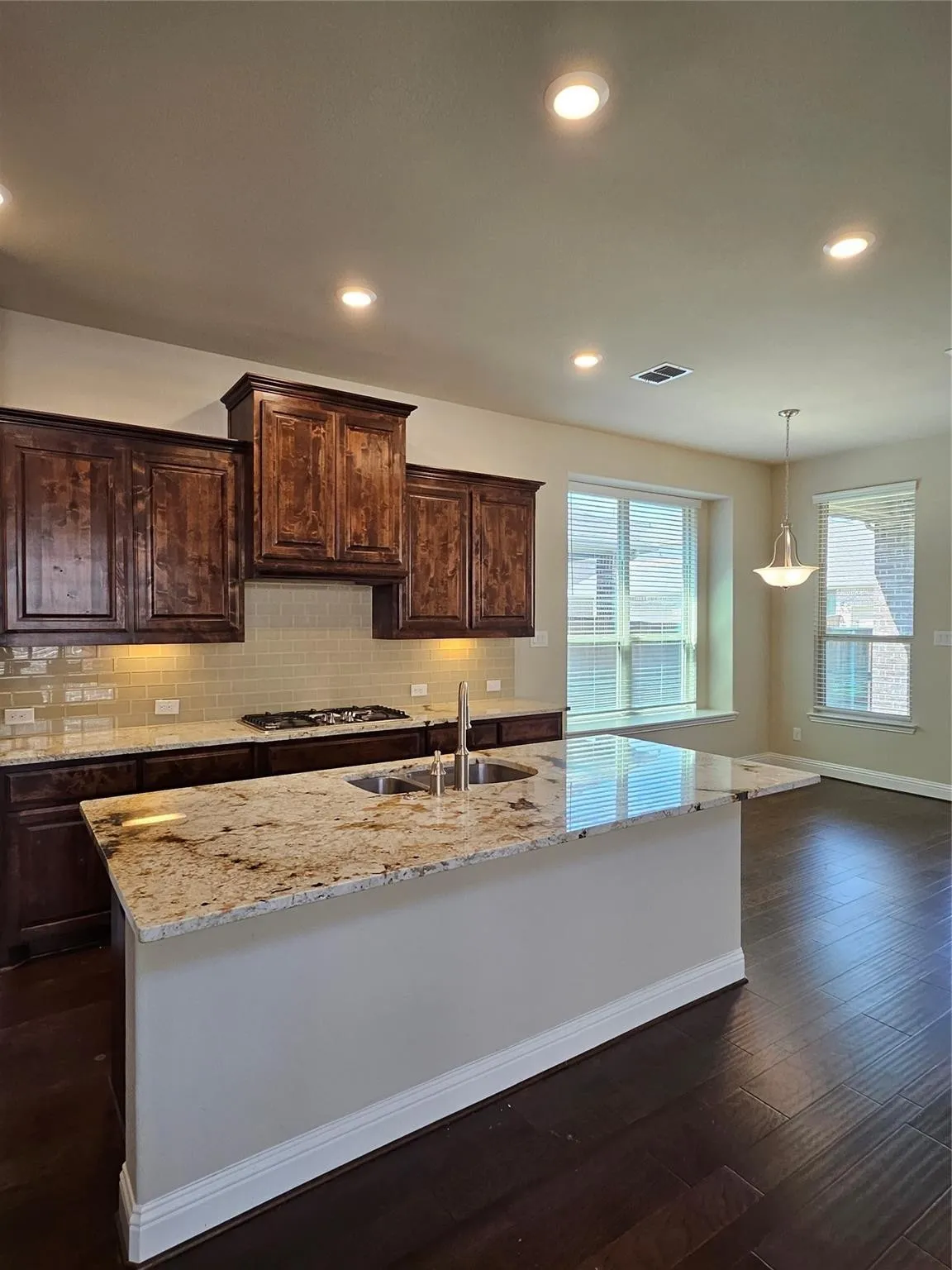 Single Family Residence For Rent in Collin County , 7378 Joshua Road, Frisco, Texas 75033, 4 Bedroom, 4 Bathroom, 2 Garage spaces, 3,277 Sqft, built in 2018, mls#21290341, Real Estate Agent in Frisco, Homes For Rent in Collin county, Homes For Rent in Frisco, Realtor in Frisco Texas, Real Estate Brokerage Independent Realty Texas, Luminita Cordes Realtor