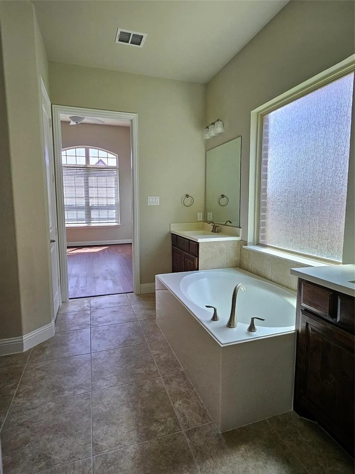 Single Family Residence For Rent in Collin County , 7378 Joshua Road, Frisco, Texas 75033, 4 Bedroom, 4 Bathroom, 2 Garage spaces, 3,277 Sqft, built in 2018, mls#21290341, Real Estate Agent in Frisco, Homes For Rent in Collin county, Homes For Rent in Frisco, Realtor in Frisco Texas, Real Estate Brokerage Independent Realty Texas, Luminita Cordes Realtor