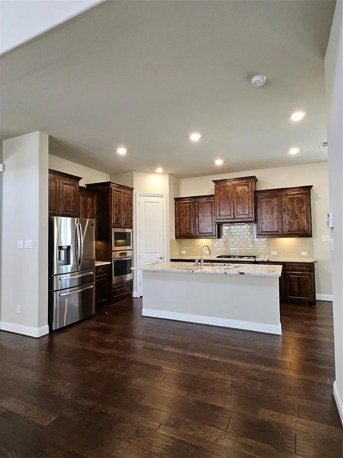 Single Family Residence For Rent in Collin County , 7378 Joshua Road, Frisco, Texas 75033, 4 Bedroom, 4 Bathroom, 2 Garage spaces, 3,277 Sqft, built in 2018, mls#21290341, Real Estate Agent in Frisco, Homes For Rent in Collin county, Homes For Rent in Frisco, Realtor in Frisco Texas, Real Estate Brokerage Independent Realty Texas, Luminita Cordes Realtor
