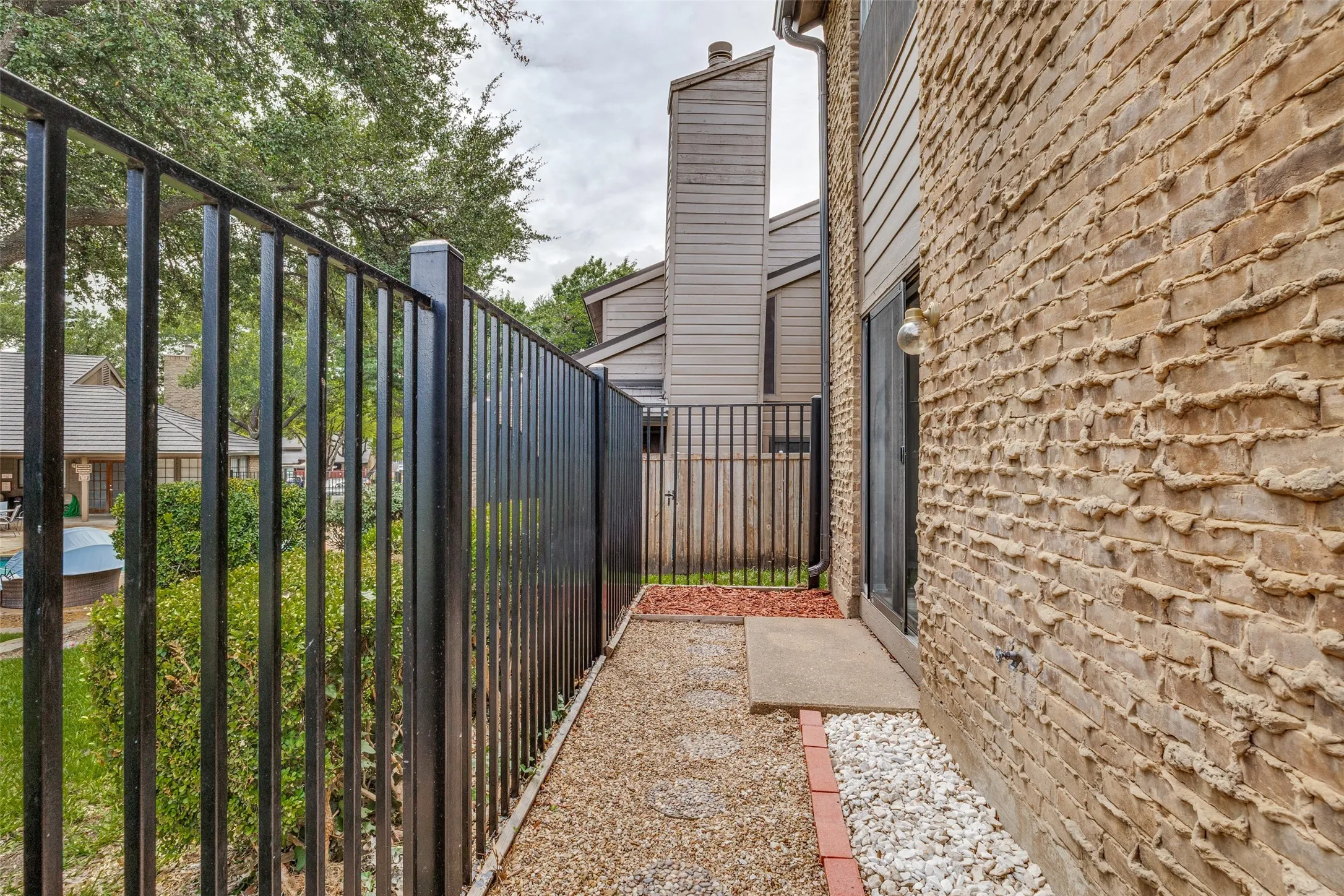 Single Family Residence For Sale in Dallas County , 333 Melrose Drive 35D, Richardson, Texas 75080, 2 Bedroom, 3 Bathroom, Garage spaces, 1,161 Sqft, built in 1981, mls#21297687, Real Estate Agent in Richardson, Homes For Sale in Dallas county, Homes For Sale in Richardson, Realtor in Richardson Texas, Real Estate Brokerage Independent Realty Texas, Luminita Cordes Realtor