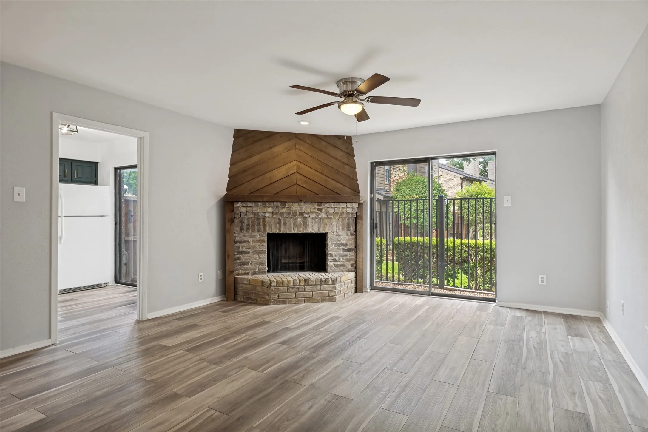 Single Family Residence For Sale in Dallas County , 333 Melrose Drive 35D, Richardson, Texas 75080, 2 Bedroom, 3 Bathroom, Garage spaces, 1,161 Sqft, built in 1981, mls#21297687, Real Estate Agent in Richardson, Homes For Sale in Dallas county, Homes For Sale in Richardson, Realtor in Richardson Texas, Real Estate Brokerage Independent Realty Texas, Luminita Cordes Realtor