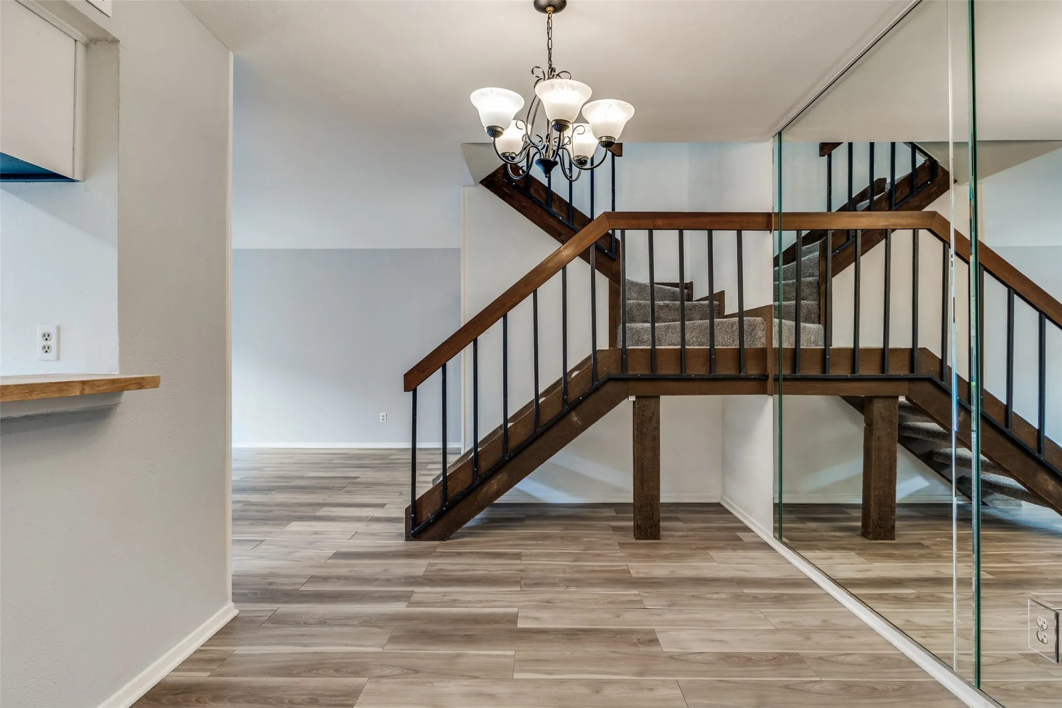 Single Family Residence For Sale in Dallas County , 333 Melrose Drive 35D, Richardson, Texas 75080, 2 Bedroom, 3 Bathroom, Garage spaces, 1,161 Sqft, built in 1981, mls#21297687, Real Estate Agent in Richardson, Homes For Sale in Dallas county, Homes For Sale in Richardson, Realtor in Richardson Texas, Real Estate Brokerage Independent Realty Texas, Luminita Cordes Realtor