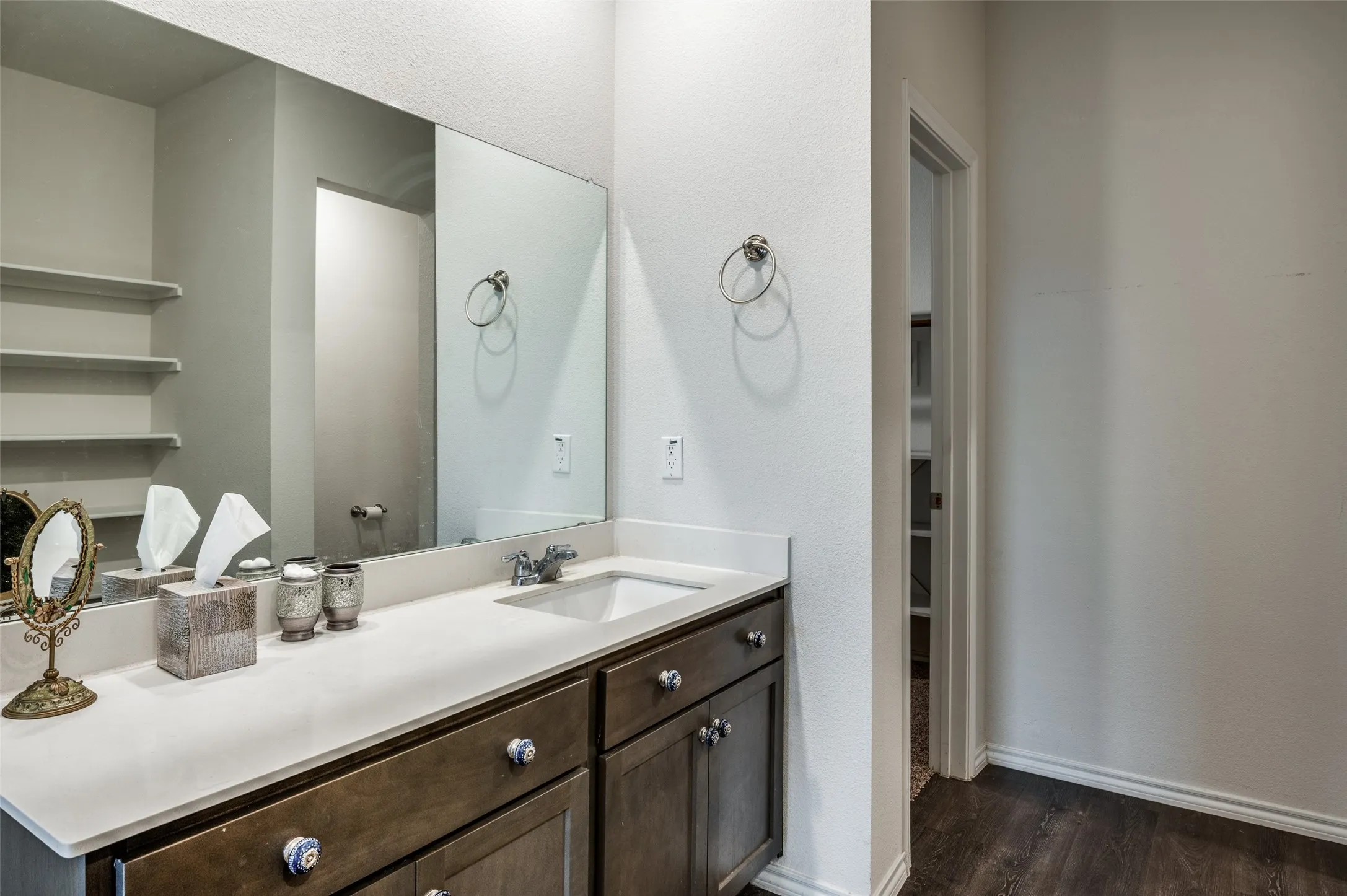 Single Family Residence For Rent in Denton County , 728 Glover Drive, Aubrey, Texas 76227, 4 Bedroom, 3 Bathroom, 2 Garage spaces, 2,351 Sqft, built in 2021, mls#21297475, Real Estate Agent in Aubrey, Homes For Rent in Denton county, Homes For Rent in Aubrey, Realtor in Aubrey Texas, Real Estate Brokerage Independent Realty Texas, Luminita Cordes Realtor