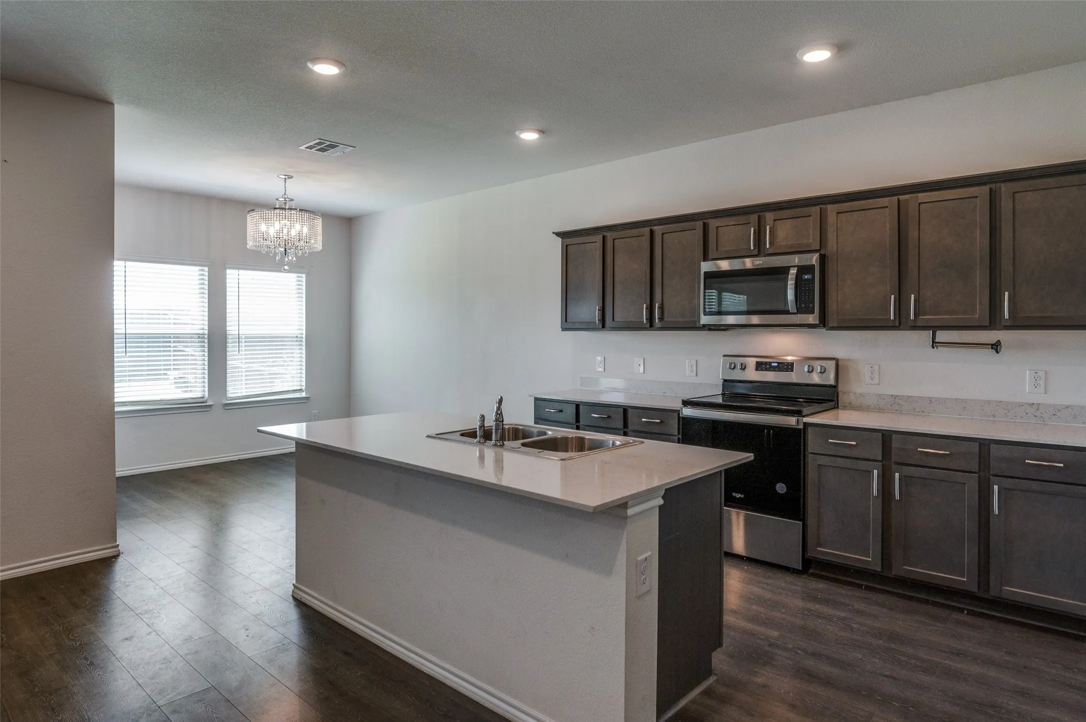 Single Family Residence For Rent in Denton County , 728 Glover Drive, Aubrey, Texas 76227, 4 Bedroom, 3 Bathroom, 2 Garage spaces, 2,351 Sqft, built in 2021, mls#21297475, Real Estate Agent in Aubrey, Homes For Rent in Denton county, Homes For Rent in Aubrey, Realtor in Aubrey Texas, Real Estate Brokerage Independent Realty Texas, Luminita Cordes Realtor