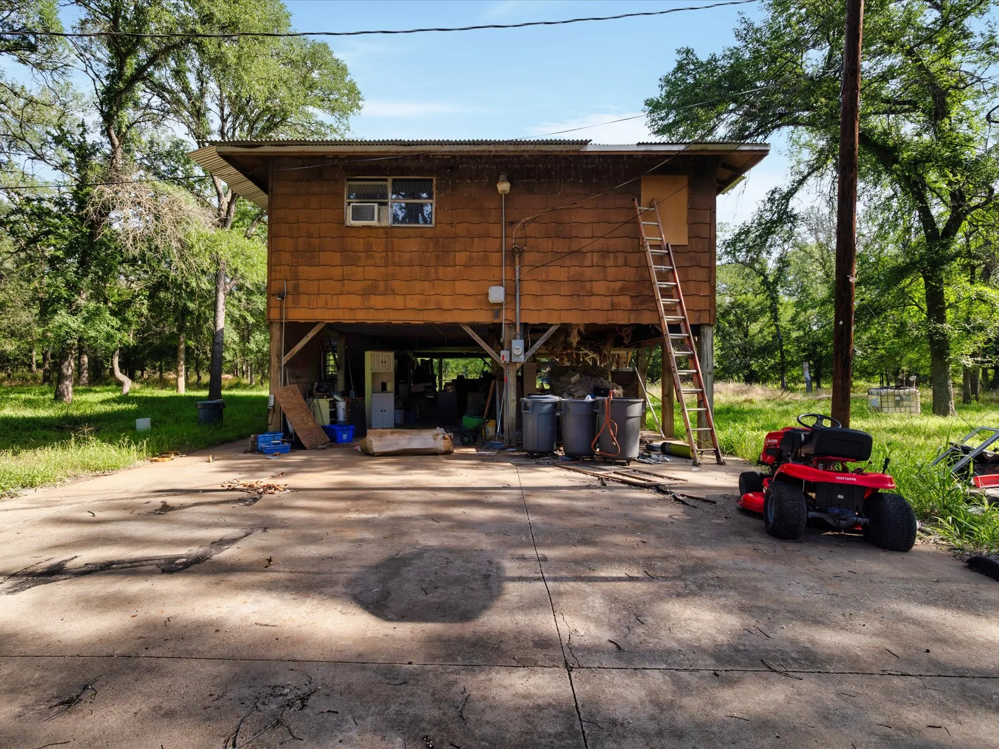 Single Family Residence For Sale in Parker County , 7033 River Trail, Weatherford, Texas 76087, 4 Bedroom, 2 Bathroom, Garage spaces, 1,344 Sqft, built in 1978, mls#21297209, Real Estate Agent in Weatherford, Homes For Sale in Parker county, Homes For Sale in Weatherford, Realtor in Weatherford Texas, Real Estate Brokerage Independent Realty Texas, Luminita Cordes Realtor