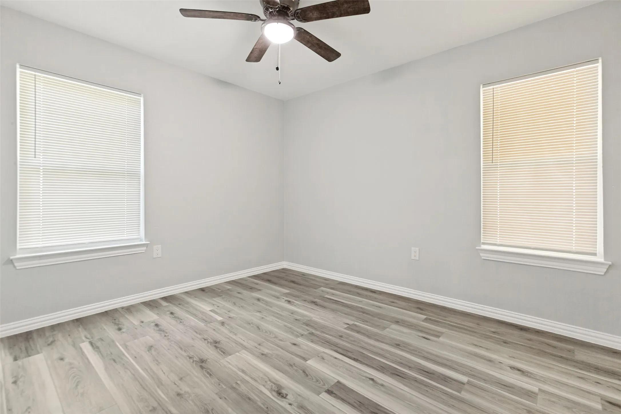 Single Family Residence For Sale in Dallas County , 617 Cedar Drive, Garland, Texas 75040, 3 Bedroom, 2 Bathroom, Garage spaces, 1,150 Sqft, built in 1949, Price $270,000, mls#21297233, Real Estate Agent in Garland, Homes For Sale in Dallas county, Homes For Sale in Garland, Realtor in Garland Texas, Real Estate Brokerage Independent Realty Texas, Luminita Cordes Realtor