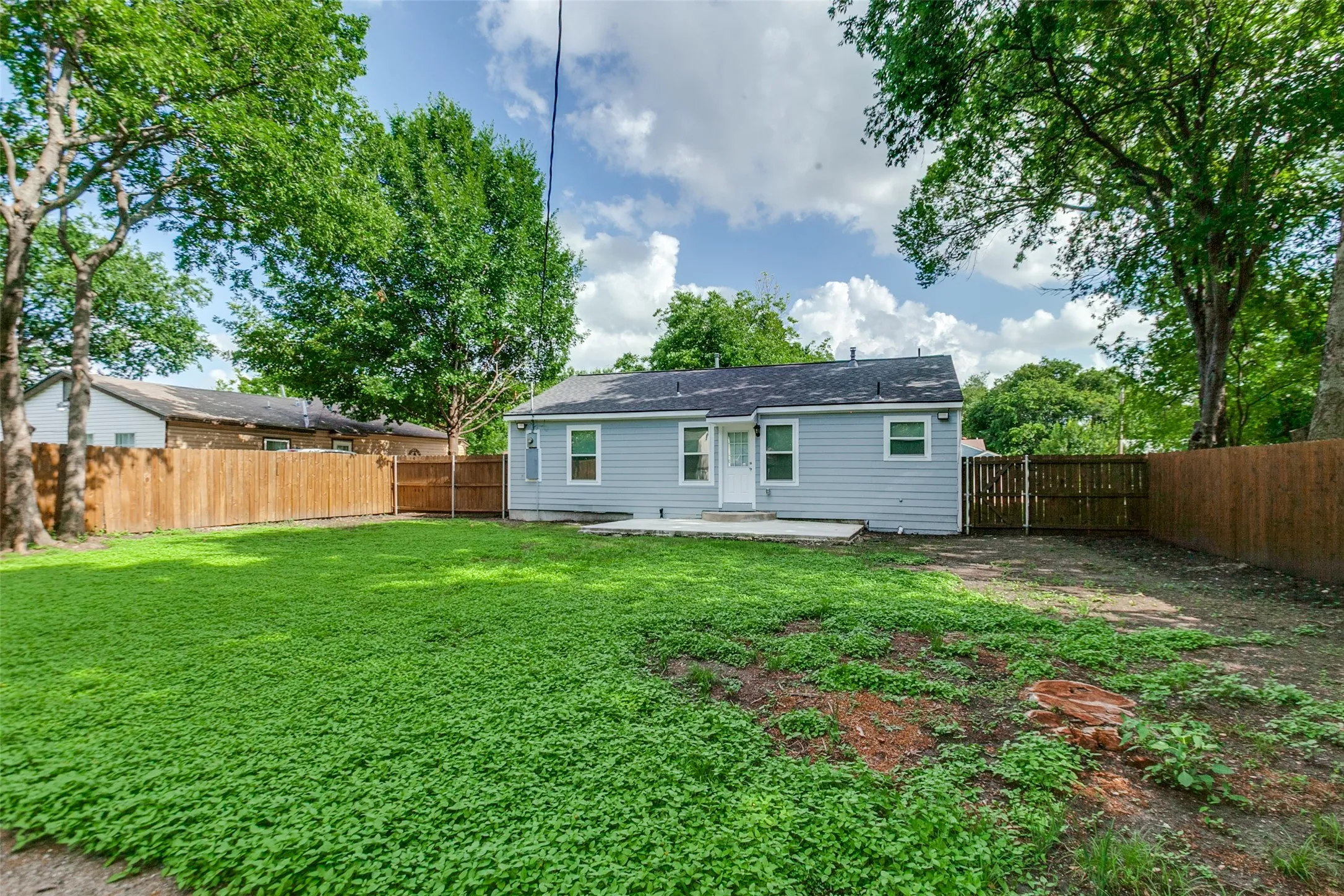Single Family Residence For Sale in Dallas County , 617 Cedar Drive, Garland, Texas 75040, 3 Bedroom, 2 Bathroom, Garage spaces, 1,150 Sqft, built in 1949, Price $270,000, mls#21297233, Real Estate Agent in Garland, Homes For Sale in Dallas county, Homes For Sale in Garland, Realtor in Garland Texas, Real Estate Brokerage Independent Realty Texas, Luminita Cordes Realtor