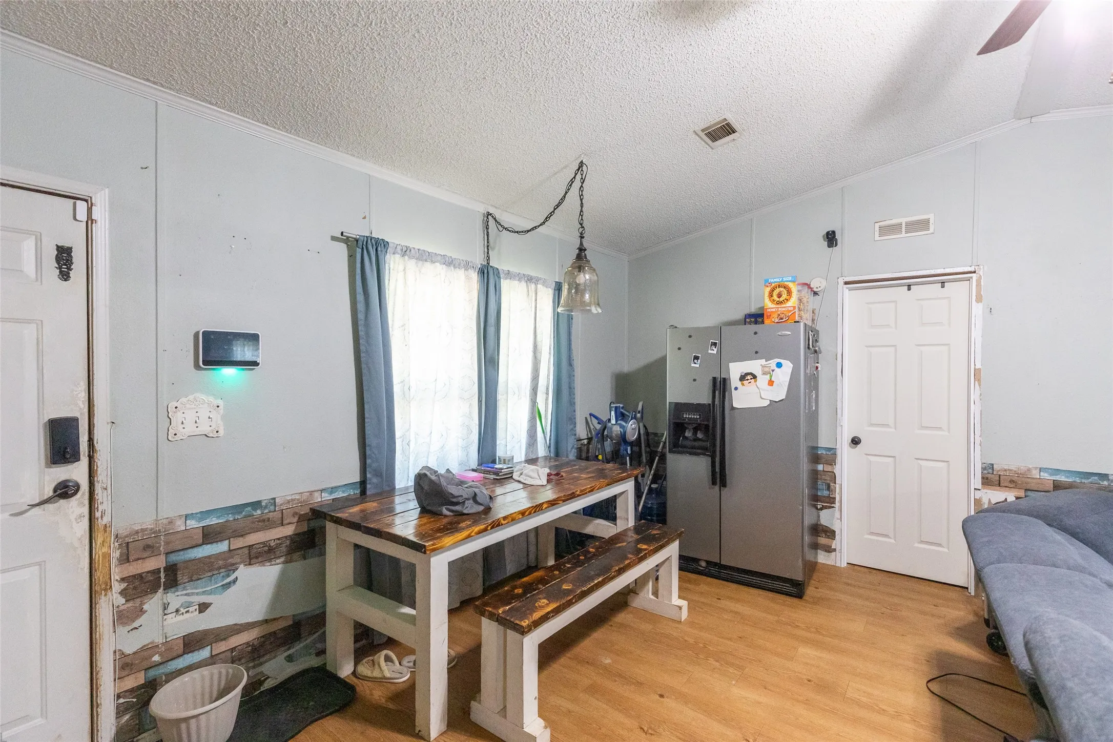 Mobile Home For Sale in Taylor County , 4045 Sue Ellen Drive, Abilene, Texas 79601, 3 Bedroom, 2 Bathroom, Garage spaces, 1,680 Sqft, built in 1997, mls#21297816, Real Estate Agent in Abilene, Homes For Sale in Taylor county, Homes For Sale in Abilene, Realtor in Abilene Texas, Real Estate Brokerage Independent Realty Texas, Luminita Cordes Realtor