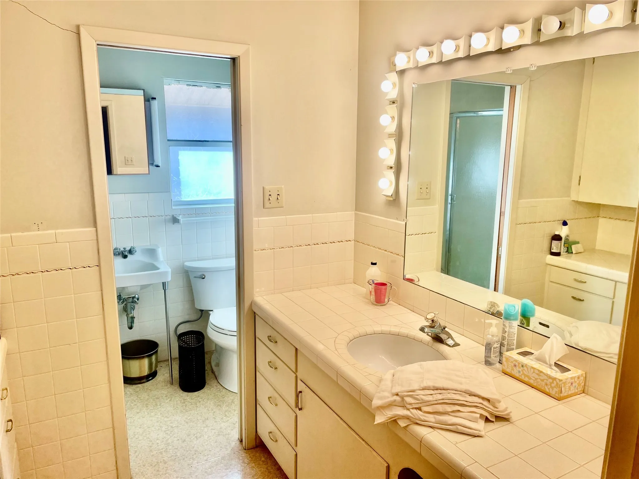 Single Family Residence For Sale in Comanche County , 1306 E Central, Comanche, Texas 76442, 3 Bedroom, 2 Bathroom, 2 Garage spaces, 2,625 Sqft, built in 1965, mls#21297928, Real Estate Agent in Comanche, Homes For Sale in Comanche county, Homes For Sale in Comanche, Realtor in Comanche Texas, Real Estate Brokerage Independent Realty Texas, Luminita Cordes Realtor