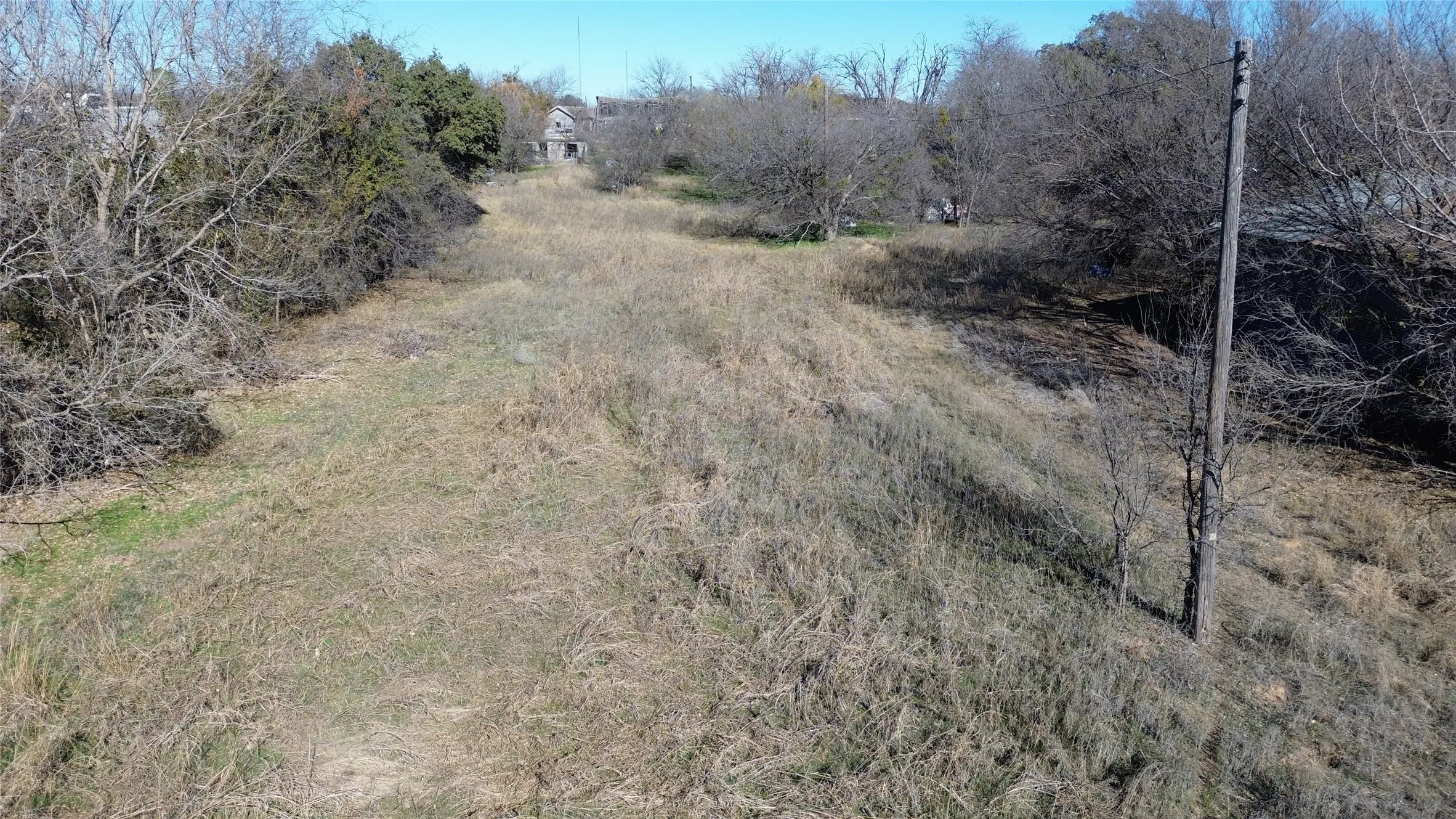 Single Family Residence For Sale in Comanche County , 1306 E Central, Comanche, Texas 76442, 3 Bedroom, 2 Bathroom, 2 Garage spaces, 2,625 Sqft, built in 1965, mls#21297928, Real Estate Agent in Comanche, Homes For Sale in Comanche county, Homes For Sale in Comanche, Realtor in Comanche Texas, Real Estate Brokerage Independent Realty Texas, Luminita Cordes Realtor