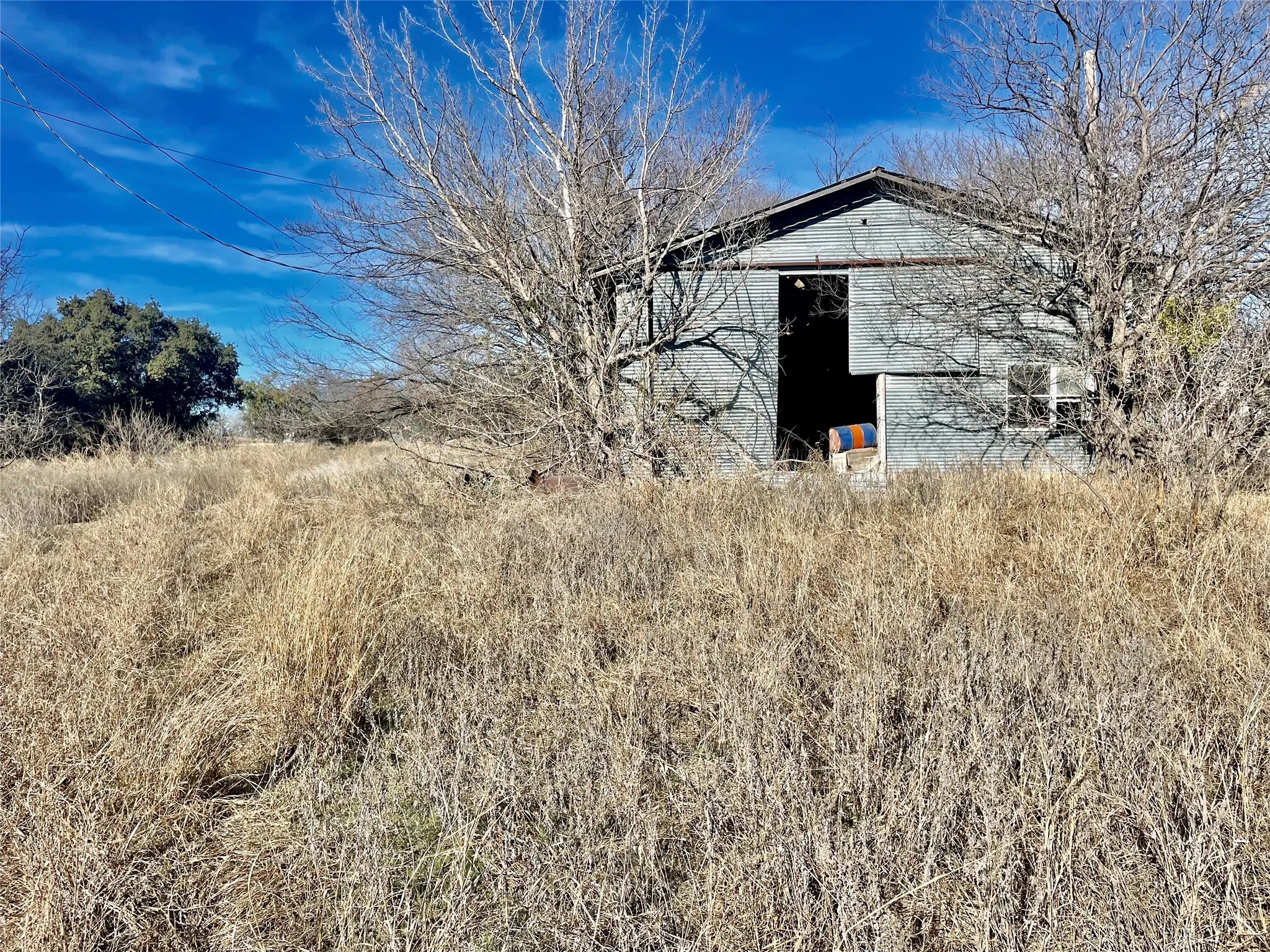 Single Family Residence For Sale in Comanche County , 1306 E Central, Comanche, Texas 76442, 3 Bedroom, 2 Bathroom, 2 Garage spaces, 2,625 Sqft, built in 1965, mls#21297928, Real Estate Agent in Comanche, Homes For Sale in Comanche county, Homes For Sale in Comanche, Realtor in Comanche Texas, Real Estate Brokerage Independent Realty Texas, Luminita Cordes Realtor