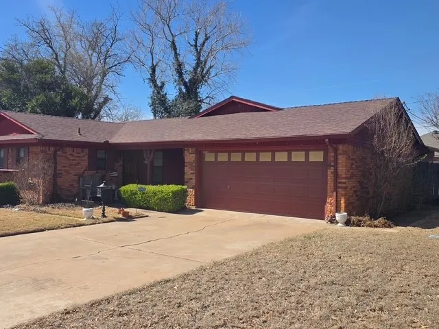 Single Family Residence For Sale in Wichita County , 810 S Preston Road, Burkburnett, Texas 76354, 3 Bedroom, 3 Bathroom, 2 Garage spaces, 2,259 Sqft, built in 1959, mls#21275503, Real Estate Agent in Burkburnett, Homes For Sale in Wichita county, Homes For Sale in Burkburnett, Realtor in Burkburnett Texas, Real Estate Brokerage Independent Realty Texas, Luminita Cordes Realtor
