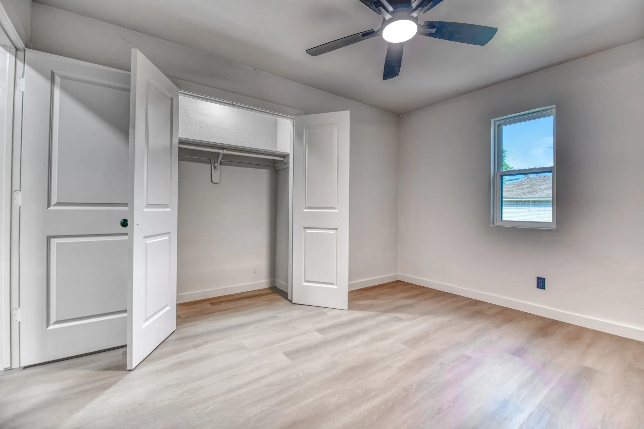 Single Family Residence For Sale in Dallas County , 2305 Fenestra Drive, Dallas, Texas 75228, 3 Bedroom, 3 Bathroom, 2 Garage spaces, 1,740 Sqft, built in 1960, mls#21294669, Real Estate Agent in Dallas, Homes For Sale in Dallas county, Homes For Sale in Dallas, Realtor in Dallas Texas, Real Estate Brokerage Independent Realty Texas, Luminita Cordes Realtor