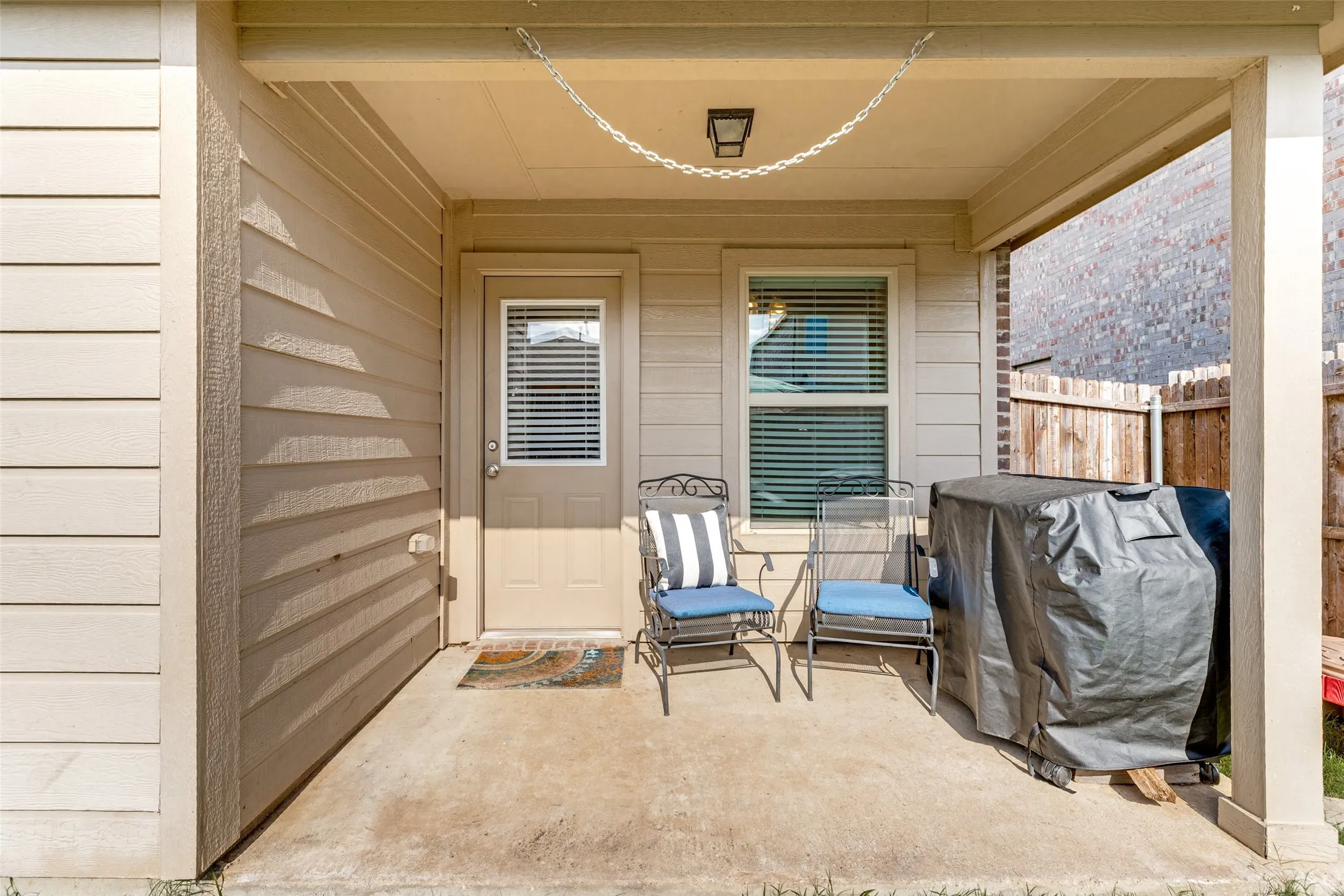 Single Family Residence For Sale in Collin County , 2104 Shady Glen Trail, Princeton, Texas 75407, 4 Bedroom, 2 Bathroom, 2 Garage spaces, 1,589 Sqft, built in 2016, mls#21285140, Real Estate Agent in Princeton, Homes For Sale in Collin county, Homes For Sale in Princeton, Realtor in Princeton Texas, Real Estate Brokerage Independent Realty Texas, Luminita Cordes Realtor
