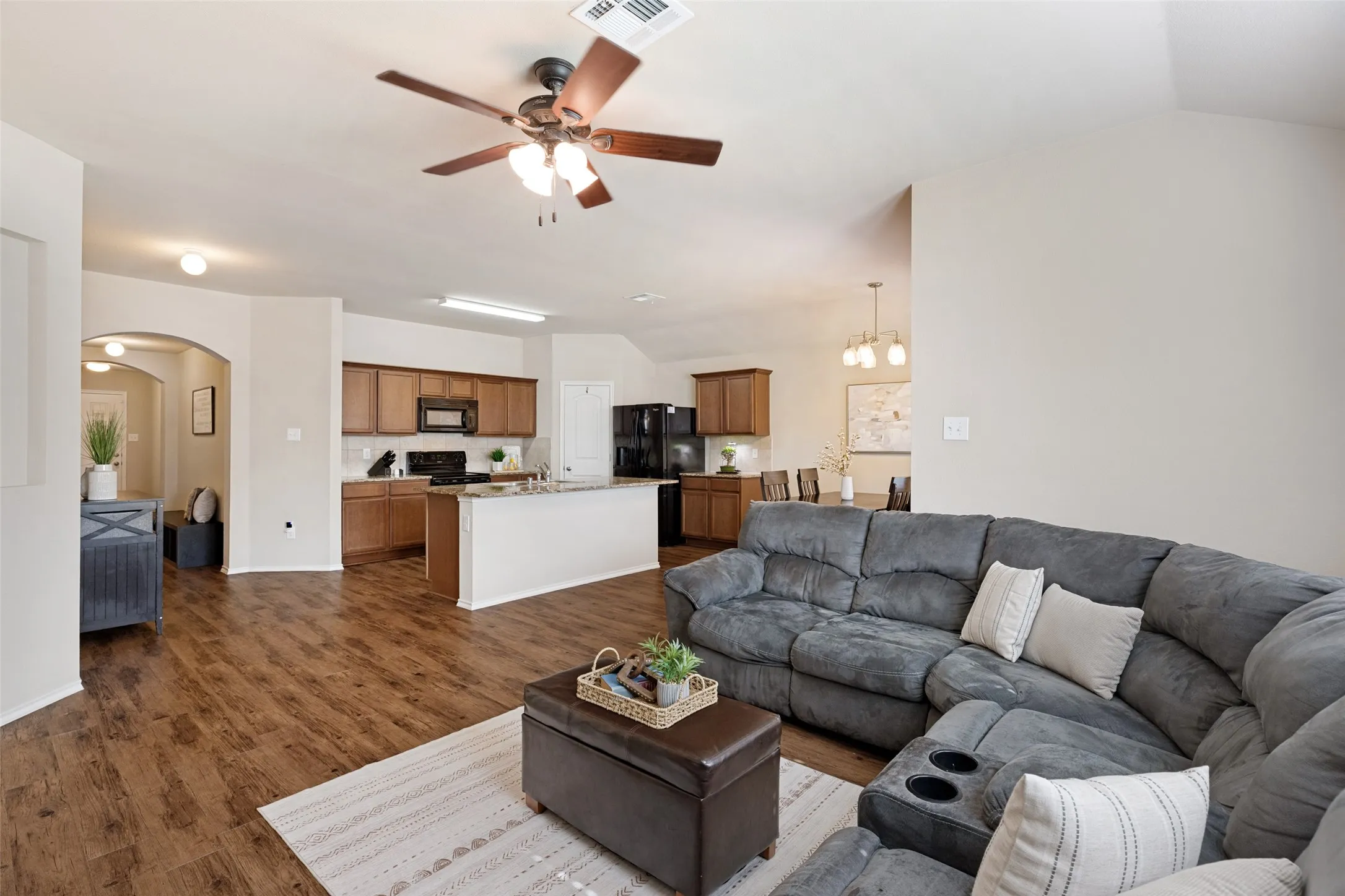 Single Family Residence For Sale in Collin County , 2104 Shady Glen Trail, Princeton, Texas 75407, 4 Bedroom, 2 Bathroom, 2 Garage spaces, 1,589 Sqft, built in 2016, mls#21285140, Real Estate Agent in Princeton, Homes For Sale in Collin county, Homes For Sale in Princeton, Realtor in Princeton Texas, Real Estate Brokerage Independent Realty Texas, Luminita Cordes Realtor