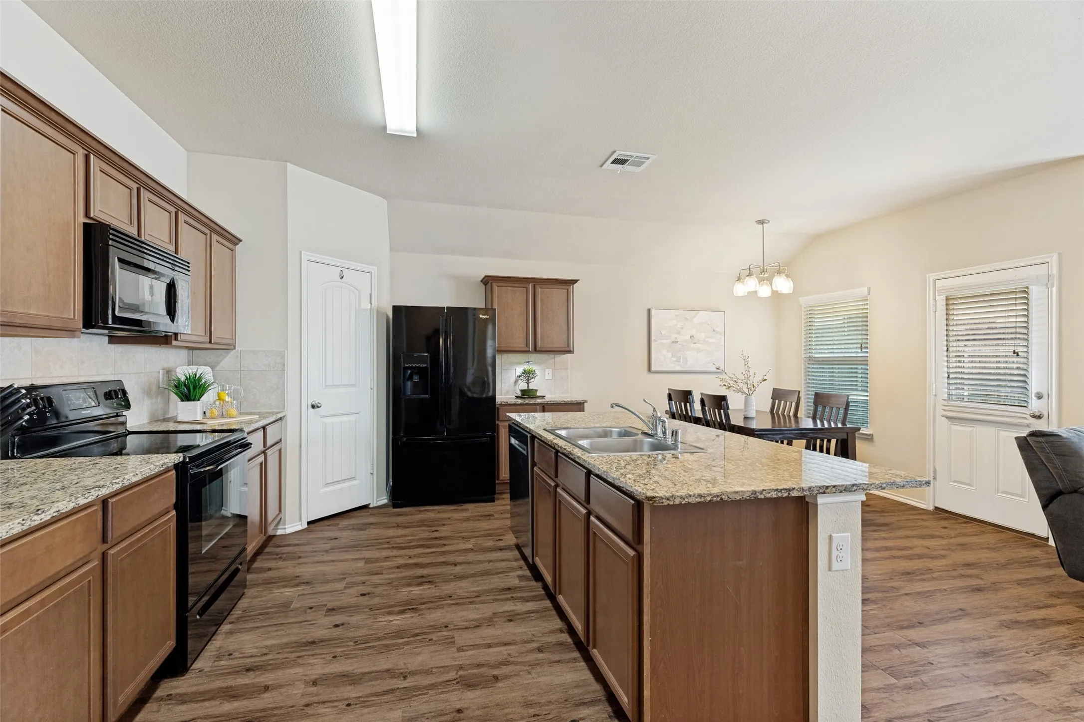Single Family Residence For Sale in Collin County , 2104 Shady Glen Trail, Princeton, Texas 75407, 4 Bedroom, 2 Bathroom, 2 Garage spaces, 1,589 Sqft, built in 2016, mls#21285140, Real Estate Agent in Princeton, Homes For Sale in Collin county, Homes For Sale in Princeton, Realtor in Princeton Texas, Real Estate Brokerage Independent Realty Texas, Luminita Cordes Realtor