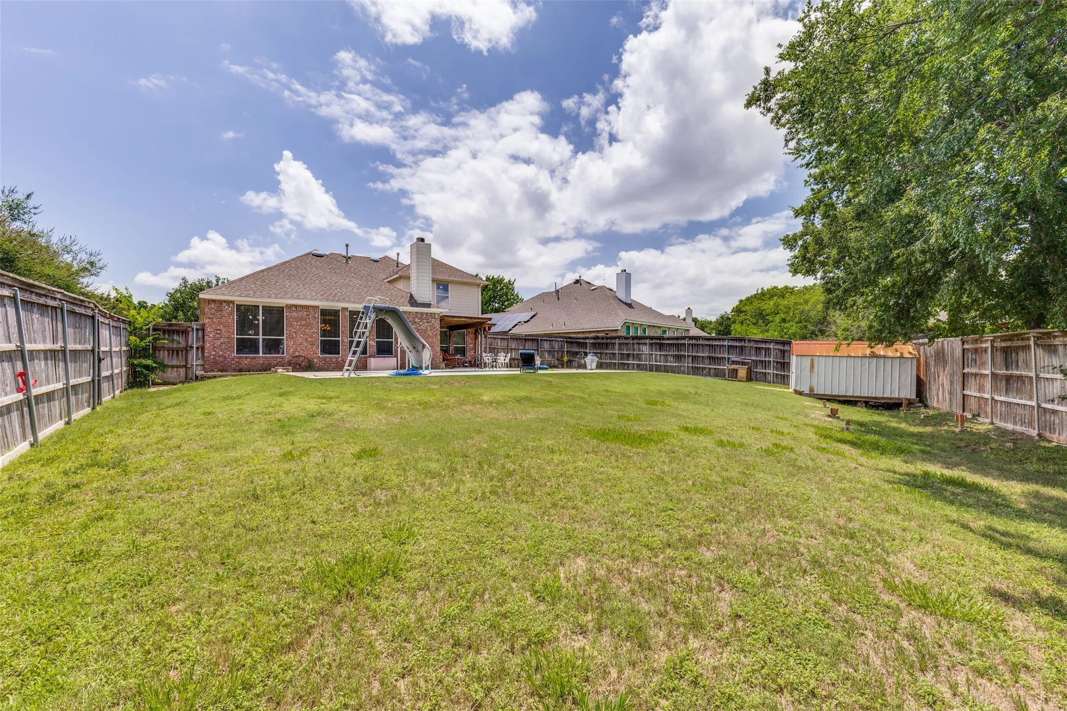 Single Family Residence For Sale in Denton County , 2501 Great Bear Lane, Denton, Texas 76210, 4 Bedroom, 3 Bathroom, 2 Garage spaces, 3,046 Sqft, built in 2001, mls#21290910, Real Estate Agent in Denton, Homes For Sale in Denton county, Homes For Sale in Denton, Realtor in Denton Texas, Real Estate Brokerage Independent Realty Texas, Luminita Cordes Realtor