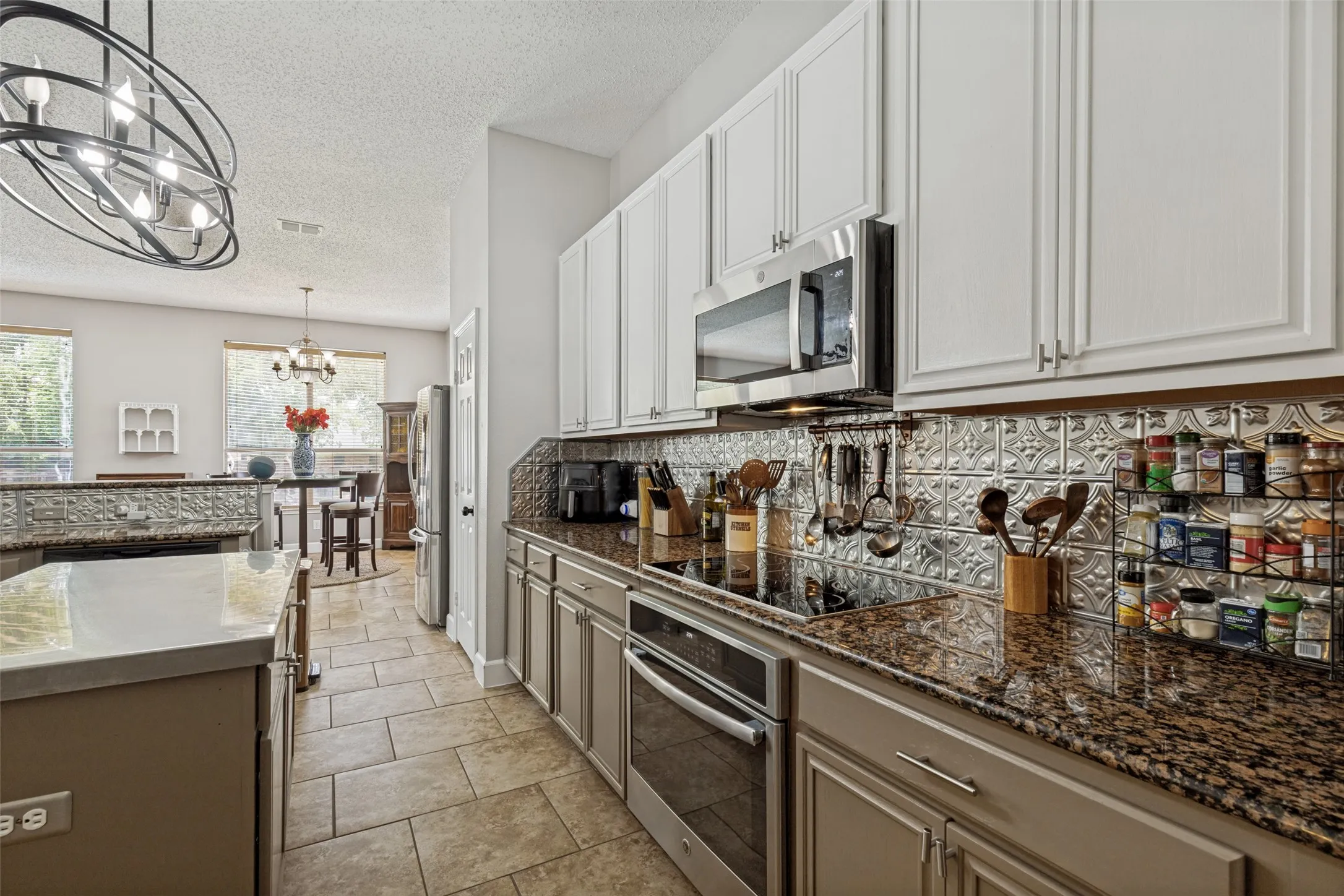 Single Family Residence For Sale in Denton County , 2501 Great Bear Lane, Denton, Texas 76210, 4 Bedroom, 3 Bathroom, 2 Garage spaces, 3,046 Sqft, built in 2001, mls#21290910, Real Estate Agent in Denton, Homes For Sale in Denton county, Homes For Sale in Denton, Realtor in Denton Texas, Real Estate Brokerage Independent Realty Texas, Luminita Cordes Realtor