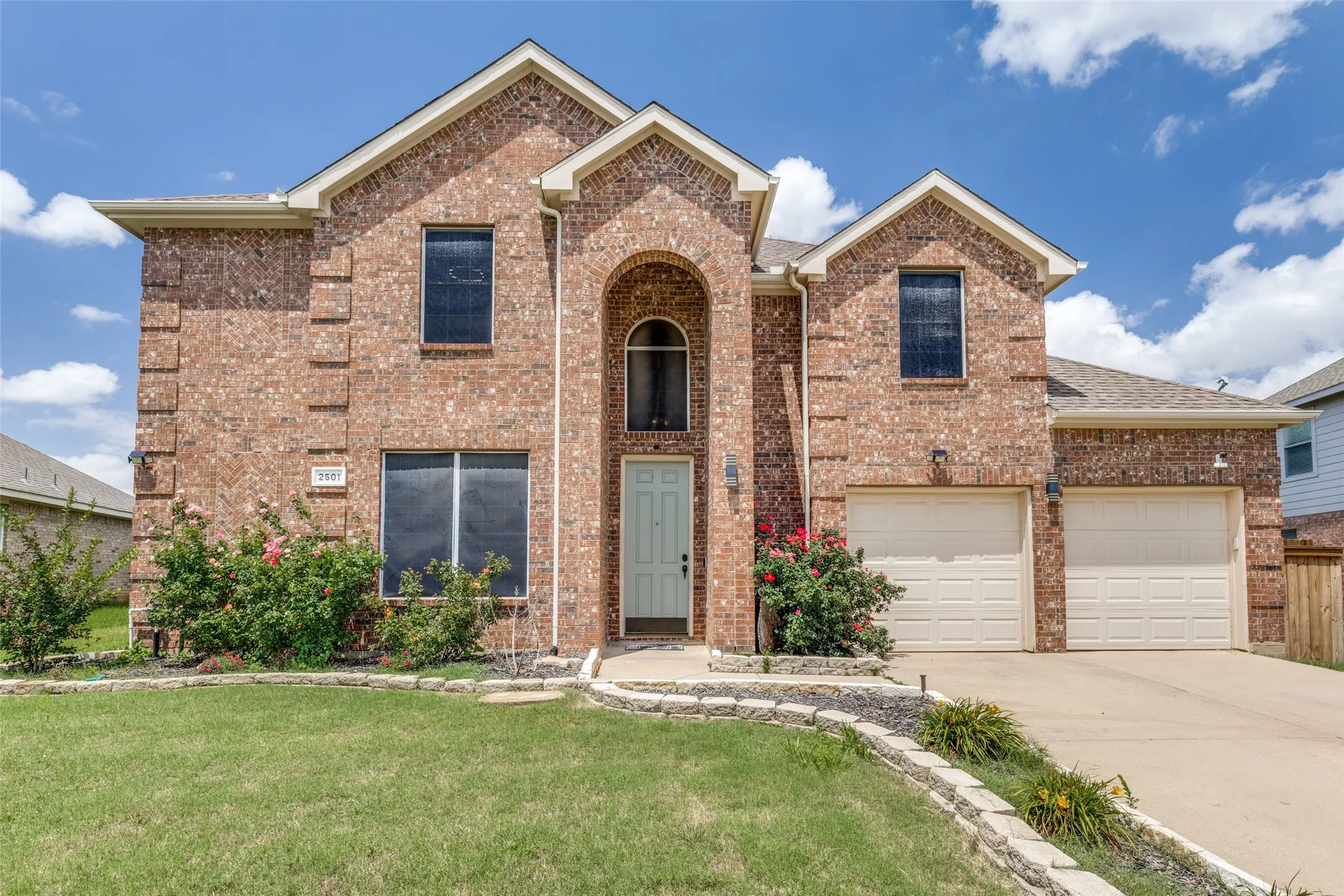 Single Family Residence For Sale in Denton County , 2501 Great Bear Lane, Denton, Texas 76210, 4 Bedroom, 3 Bathroom, 2 Garage spaces, 3,046 Sqft, built in 2001, mls#21290910, Real Estate Agent in Denton, Homes For Sale in Denton county, Homes For Sale in Denton, Realtor in Denton Texas, Real Estate Brokerage Independent Realty Texas, Luminita Cordes Realtor
