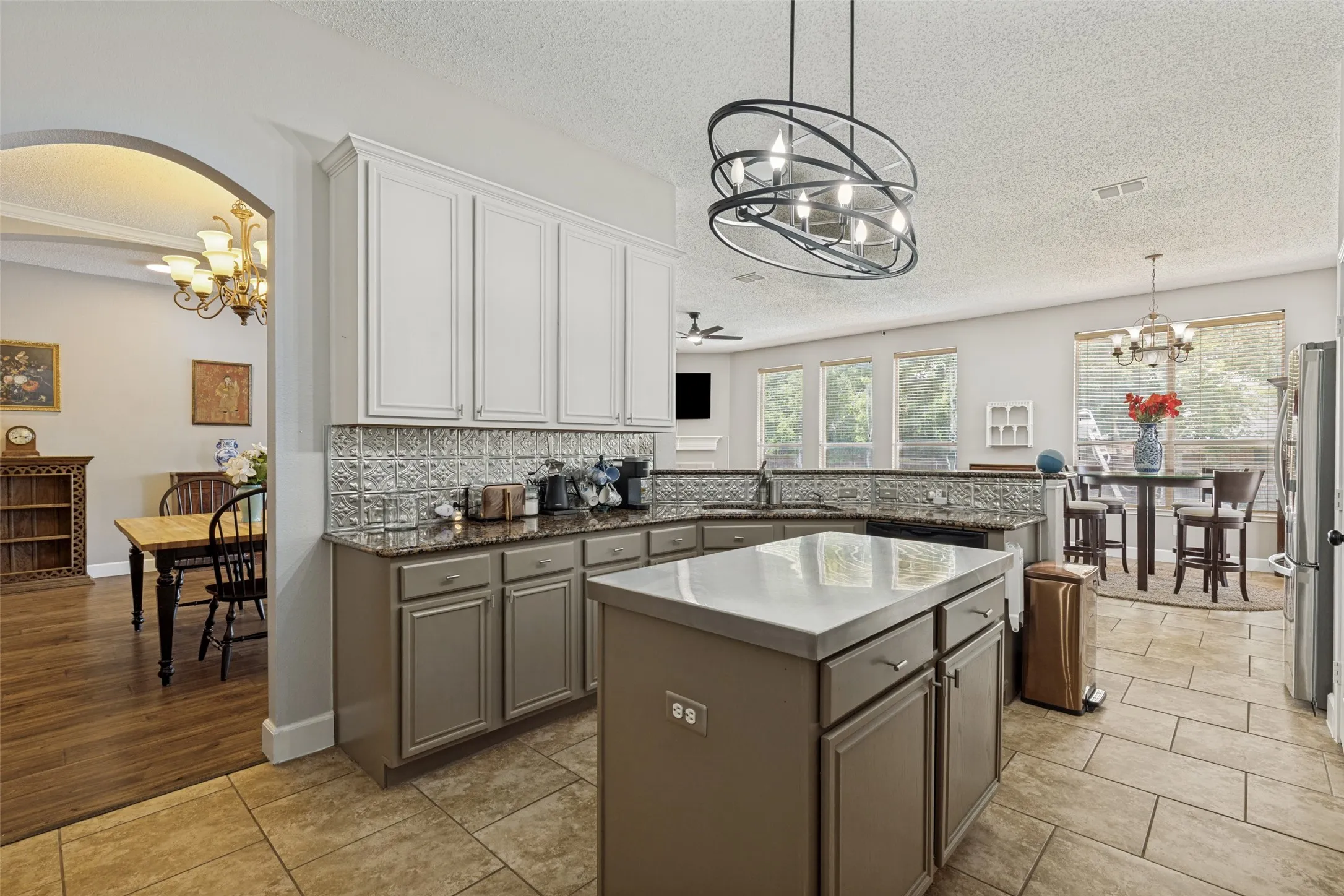 Single Family Residence For Sale in Denton County , 2501 Great Bear Lane, Denton, Texas 76210, 4 Bedroom, 3 Bathroom, 2 Garage spaces, 3,046 Sqft, built in 2001, mls#21290910, Real Estate Agent in Denton, Homes For Sale in Denton county, Homes For Sale in Denton, Realtor in Denton Texas, Real Estate Brokerage Independent Realty Texas, Luminita Cordes Realtor