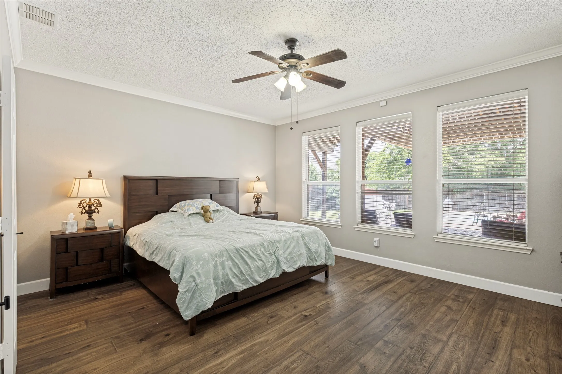 Single Family Residence For Sale in Denton County , 2501 Great Bear Lane, Denton, Texas 76210, 4 Bedroom, 3 Bathroom, 2 Garage spaces, 3,046 Sqft, built in 2001, mls#21290910, Real Estate Agent in Denton, Homes For Sale in Denton county, Homes For Sale in Denton, Realtor in Denton Texas, Real Estate Brokerage Independent Realty Texas, Luminita Cordes Realtor