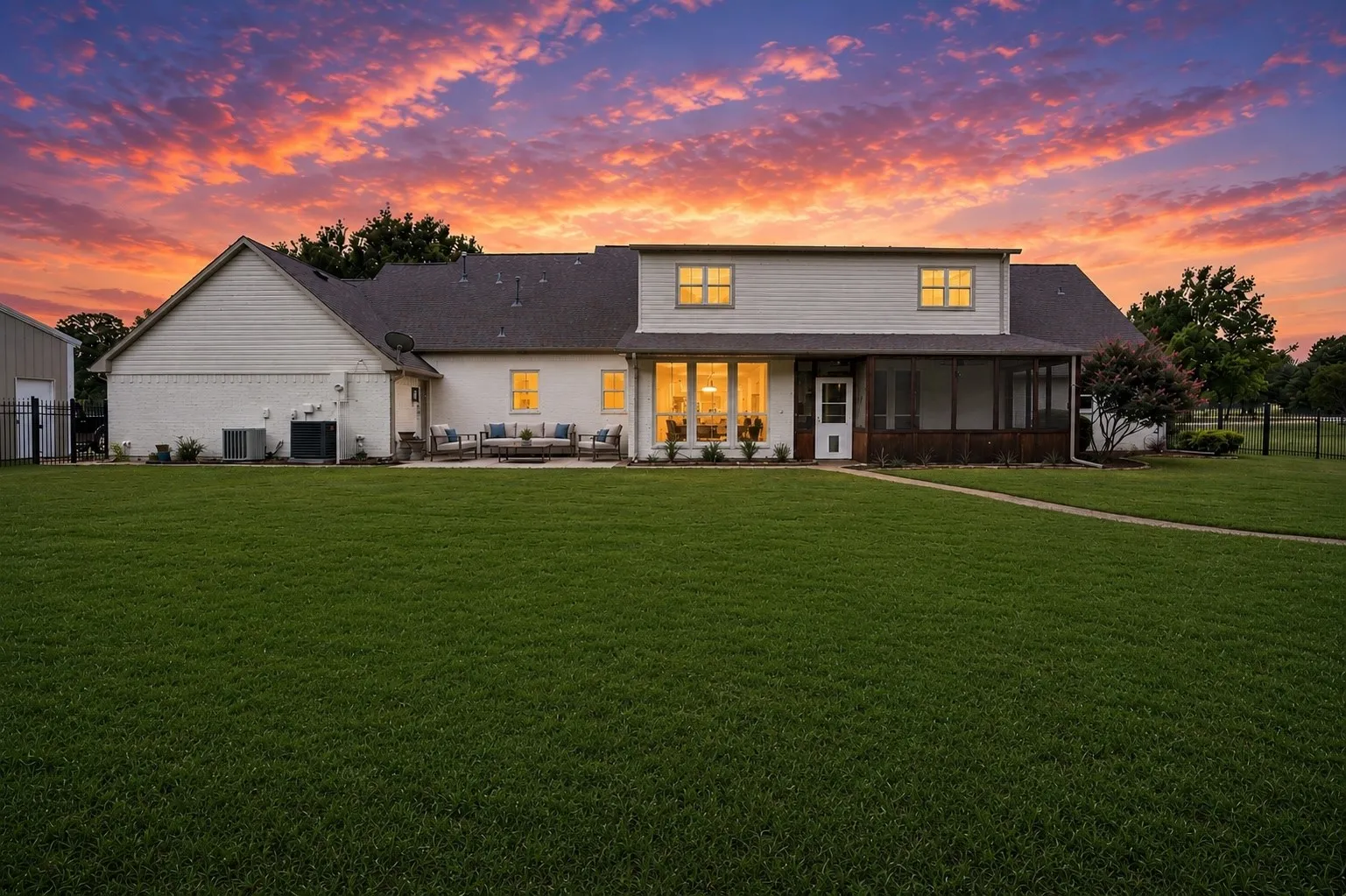 Single Family Residence For Sale in Denton County , 890 Topaz Lane, Oak Point, Texas 75068, 4 Bedroom, 5 Bathroom, 3 Garage spaces, 4,091 Sqft, built in 1994, mls#21281597, Real Estate Agent in Oak Point, Homes For Sale in Denton county, Homes For Sale in Oak Point, Realtor in Oak Point Texas, Real Estate Brokerage Independent Realty Texas, Luminita Cordes Realtor