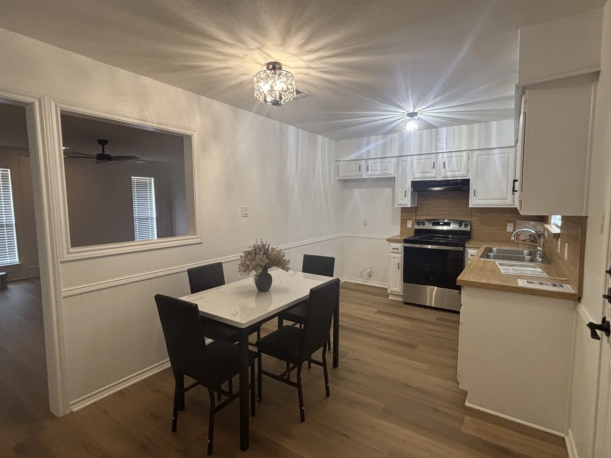 Single Family Residence For Sale in Denton County , 1751 Northview, Carrollton, Texas 75007, 3 Bedroom, 2 Bathroom, 2 Garage spaces, 1,377 Sqft, built in 1983, mls#21295772, Real Estate Agent in Carrollton, Homes For Sale in Denton county, Homes For Sale in Carrollton, Realtor in Carrollton Texas, Real Estate Brokerage Independent Realty Texas, Luminita Cordes Realtor