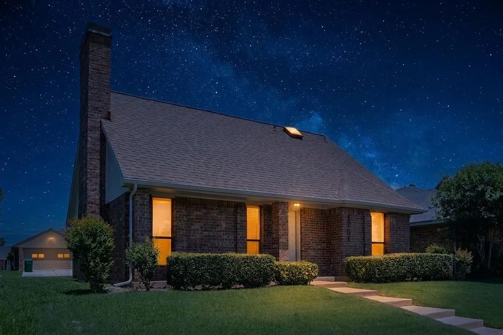 Single Family Residence For Sale in Denton County , 1751 Northview, Carrollton, Texas 75007, 3 Bedroom, 2 Bathroom, 2 Garage spaces, 1,377 Sqft, built in 1983, mls#21295772, Real Estate Agent in Carrollton, Homes For Sale in Denton county, Homes For Sale in Carrollton, Realtor in Carrollton Texas, Real Estate Brokerage Independent Realty Texas, Luminita Cordes Realtor