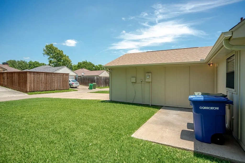 Single Family Residence For Sale in Denton County , 1751 Northview, Carrollton, Texas 75007, 3 Bedroom, 2 Bathroom, 2 Garage spaces, 1,377 Sqft, built in 1983, mls#21295772, Real Estate Agent in Carrollton, Homes For Sale in Denton county, Homes For Sale in Carrollton, Realtor in Carrollton Texas, Real Estate Brokerage Independent Realty Texas, Luminita Cordes Realtor