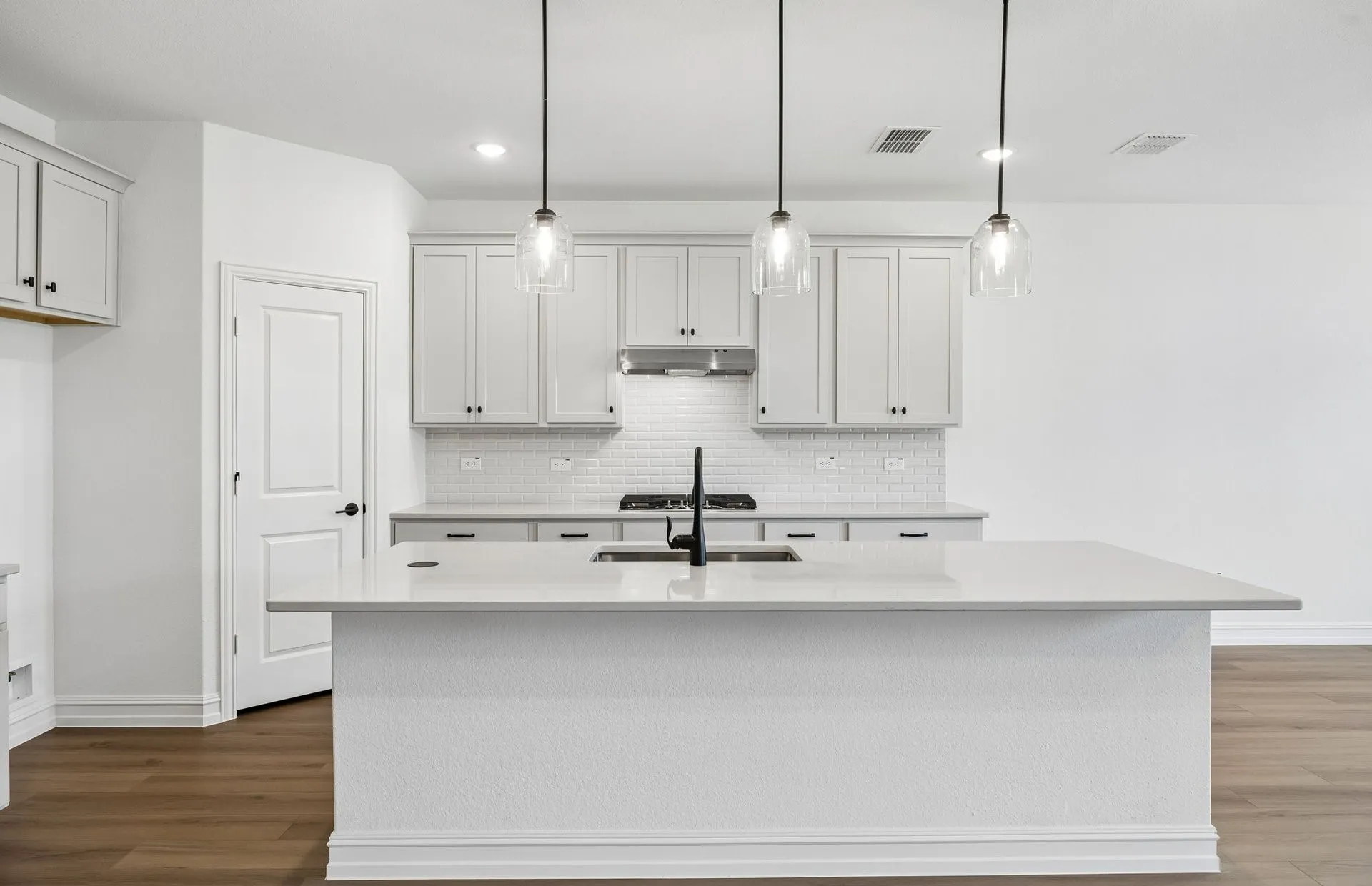 Beautiful pendent lighting in kitchen