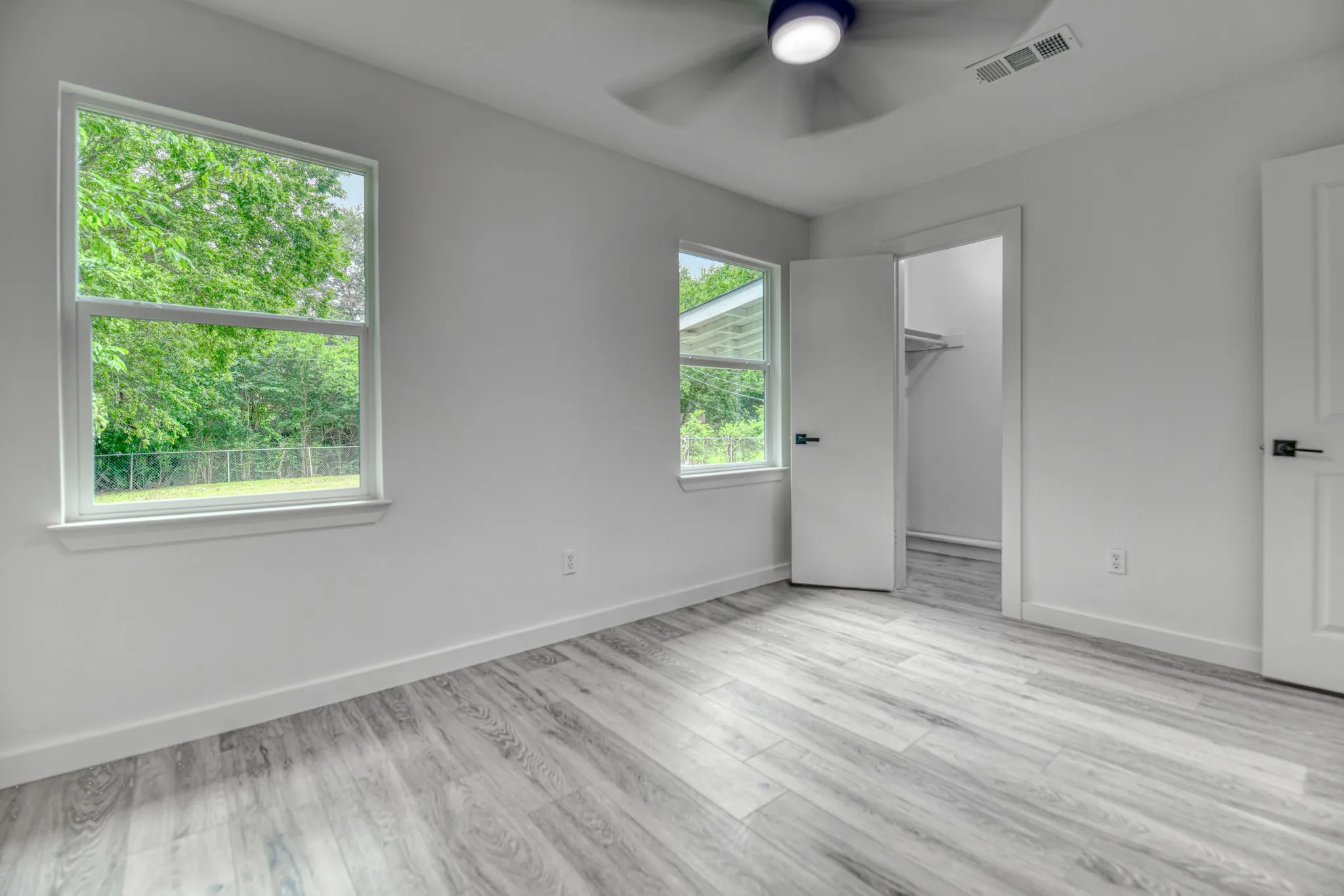 Single Family Residence For Sale in Dallas County , 10020 Homeplace Drive, Dallas, Texas 75217, 4 Bedroom, 2 Bathroom, Garage spaces, 1,196 Sqft, built in 1970, mls#21297989, Real Estate Agent in Dallas, Homes For Sale in Dallas county, Homes For Sale in Dallas, Realtor in Dallas Texas, Real Estate Brokerage Independent Realty Texas, Luminita Cordes Realtor