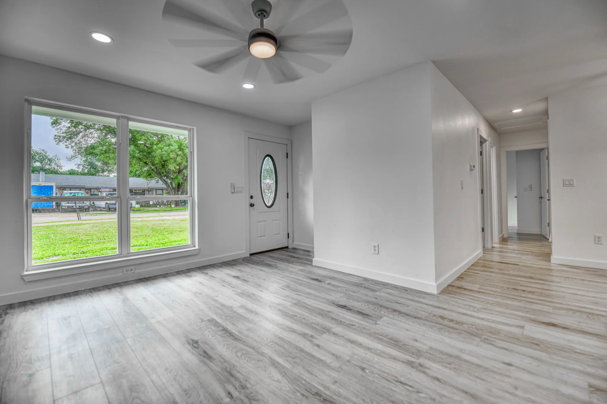 Single Family Residence For Sale in Dallas County , 10020 Homeplace Drive, Dallas, Texas 75217, 4 Bedroom, 2 Bathroom, Garage spaces, 1,196 Sqft, built in 1970, mls#21297989, Real Estate Agent in Dallas, Homes For Sale in Dallas county, Homes For Sale in Dallas, Realtor in Dallas Texas, Real Estate Brokerage Independent Realty Texas, Luminita Cordes Realtor