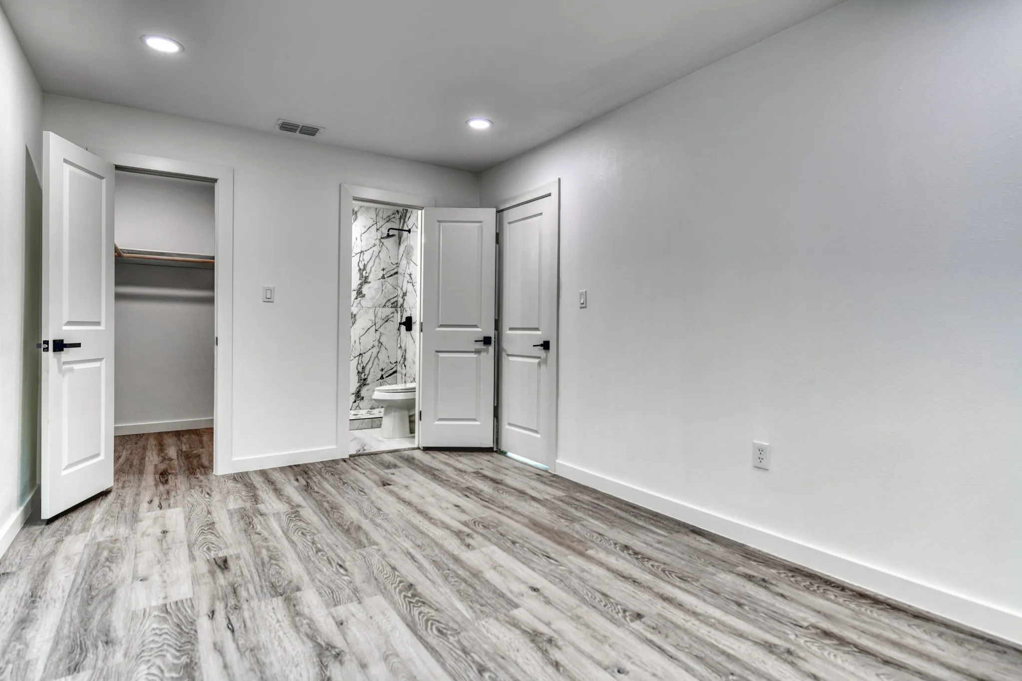 Single Family Residence For Sale in Dallas County , 10020 Homeplace Drive, Dallas, Texas 75217, 4 Bedroom, 2 Bathroom, Garage spaces, 1,196 Sqft, built in 1970, mls#21297989, Real Estate Agent in Dallas, Homes For Sale in Dallas county, Homes For Sale in Dallas, Realtor in Dallas Texas, Real Estate Brokerage Independent Realty Texas, Luminita Cordes Realtor