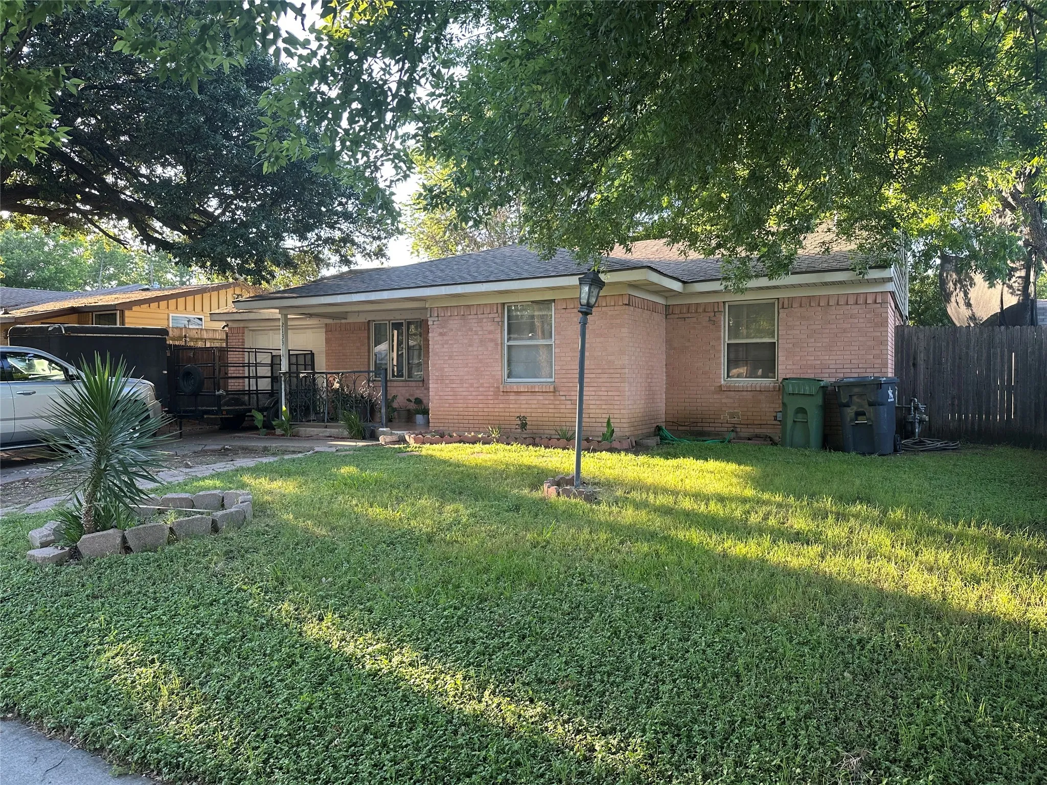 Single Family Residence For Sale in Tarrant County , 2133 Greenway Street, Arlington, Texas 76010, 4 Bedroom, 2 Bathroom, Garage spaces, 1,072 Sqft, built in 1958, mls#21297992, Real Estate Agent in Arlington, Homes For Sale in Tarrant county, Homes For Sale in Arlington, Realtor in Arlington Texas, Real Estate Brokerage Independent Realty Texas, Luminita Cordes Realtor