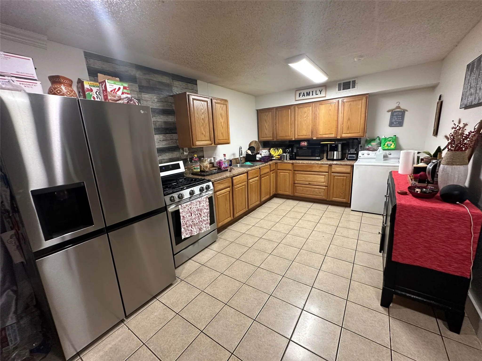 Single Family Residence For Sale in Tarrant County , 2133 Greenway Street, Arlington, Texas 76010, 4 Bedroom, 2 Bathroom, Garage spaces, 1,072 Sqft, built in 1958, mls#21297992, Real Estate Agent in Arlington, Homes For Sale in Tarrant county, Homes For Sale in Arlington, Realtor in Arlington Texas, Real Estate Brokerage Independent Realty Texas, Luminita Cordes Realtor