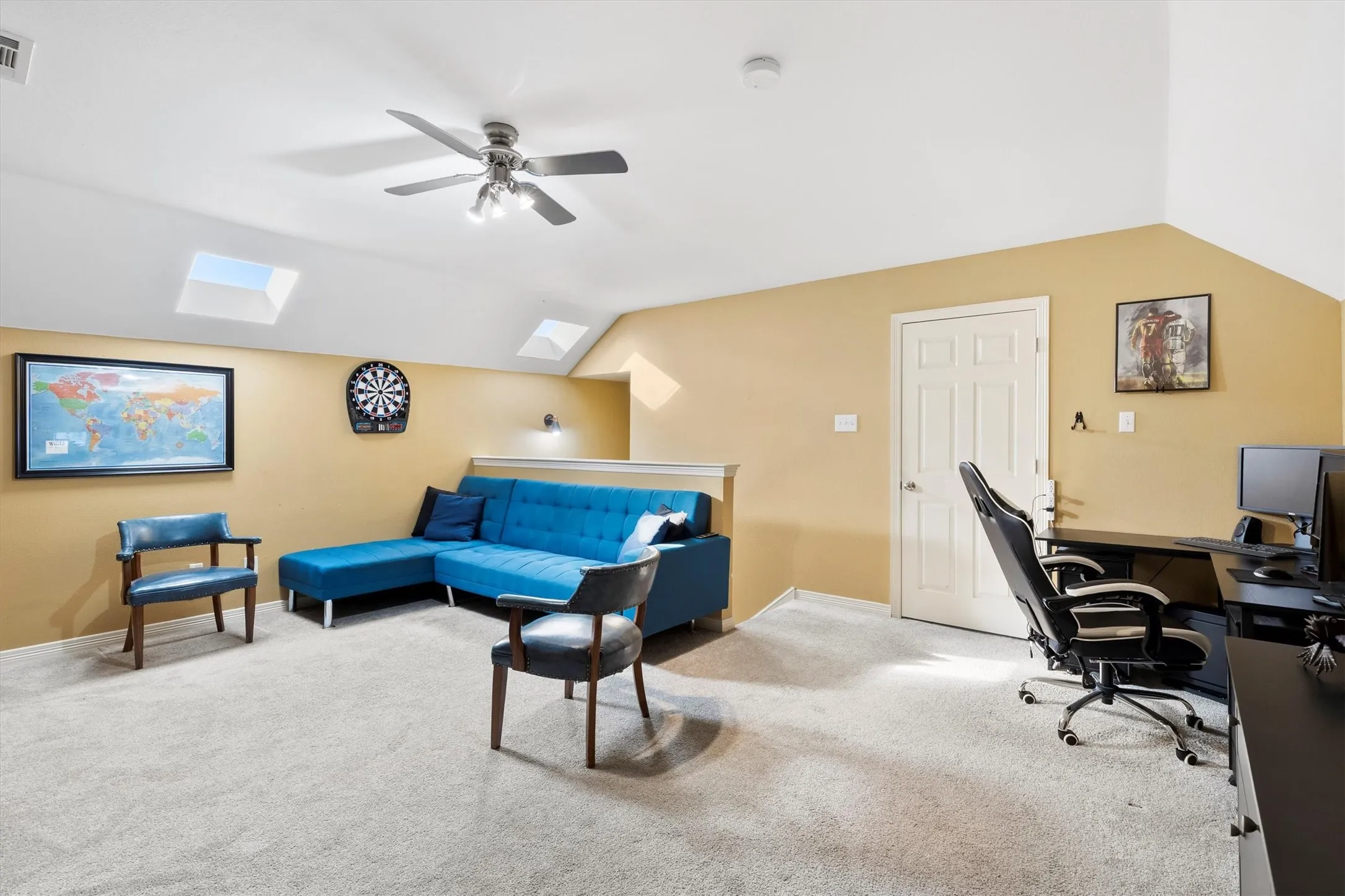 Single Family Residence For Sale in Kaufman County , 10123 W Clover Lane, Forney, Texas 75126, 4 Bedroom, 2 Bathroom, 3 Garage spaces, 2,718 Sqft, built in 1998, mls#21297999, Real Estate Agent in Forney, Homes For Sale in Kaufman county, Homes For Sale in Forney, Realtor in Forney Texas, Real Estate Brokerage Independent Realty Texas, Luminita Cordes Realtor