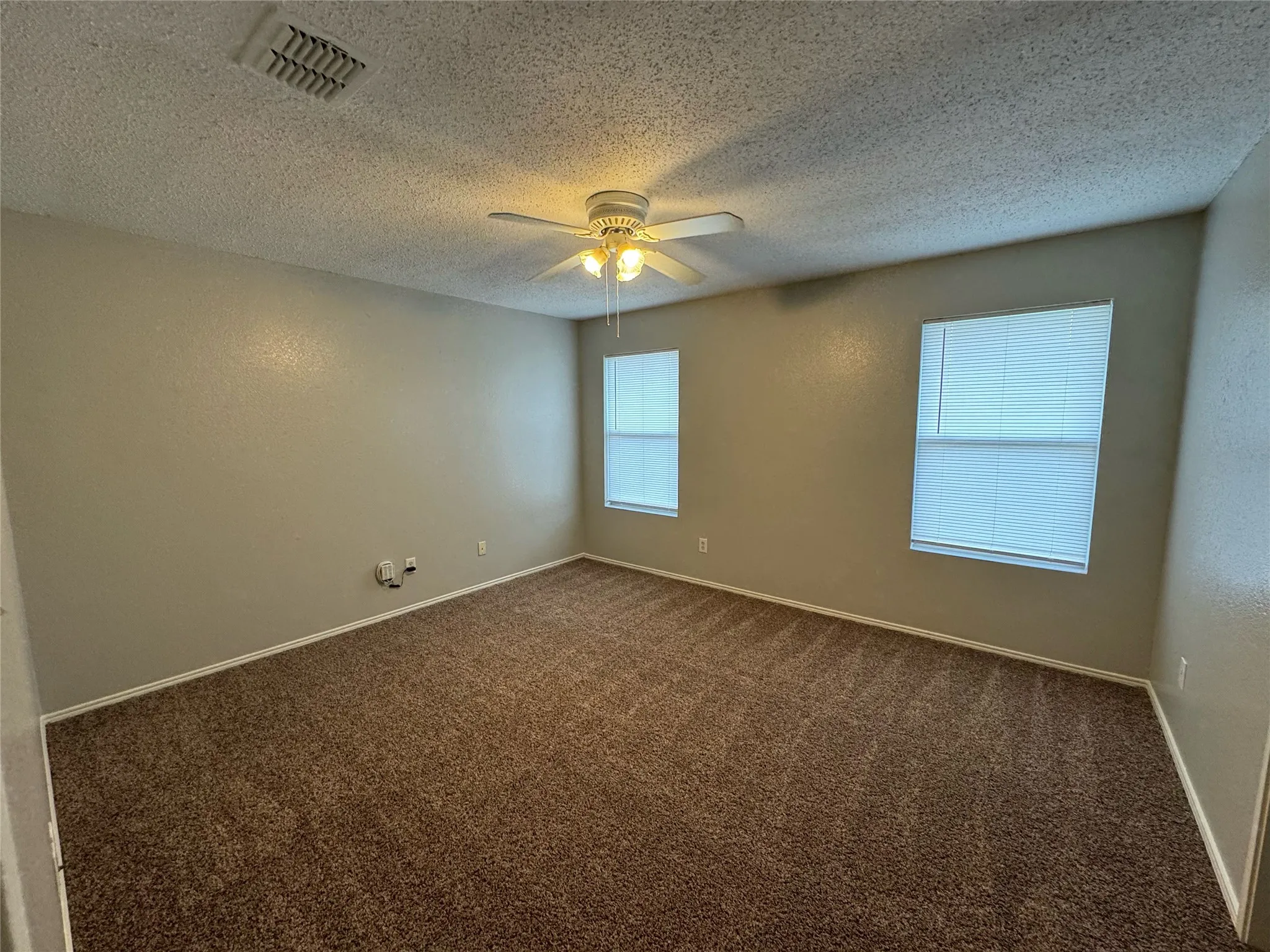Single Family Residence For Rent in Kaufman County , 1805 Brookwood Drive, Terrell, Texas 75160, 3 Bedroom, 2 Bathroom, 2 Garage spaces, 2,005 Sqft, built in 2005, mls#21298026, Real Estate Agent in Terrell, Homes For Rent in Kaufman county, Homes For Rent in Terrell, Realtor in Terrell Texas, Real Estate Brokerage Independent Realty Texas, Luminita Cordes Realtor