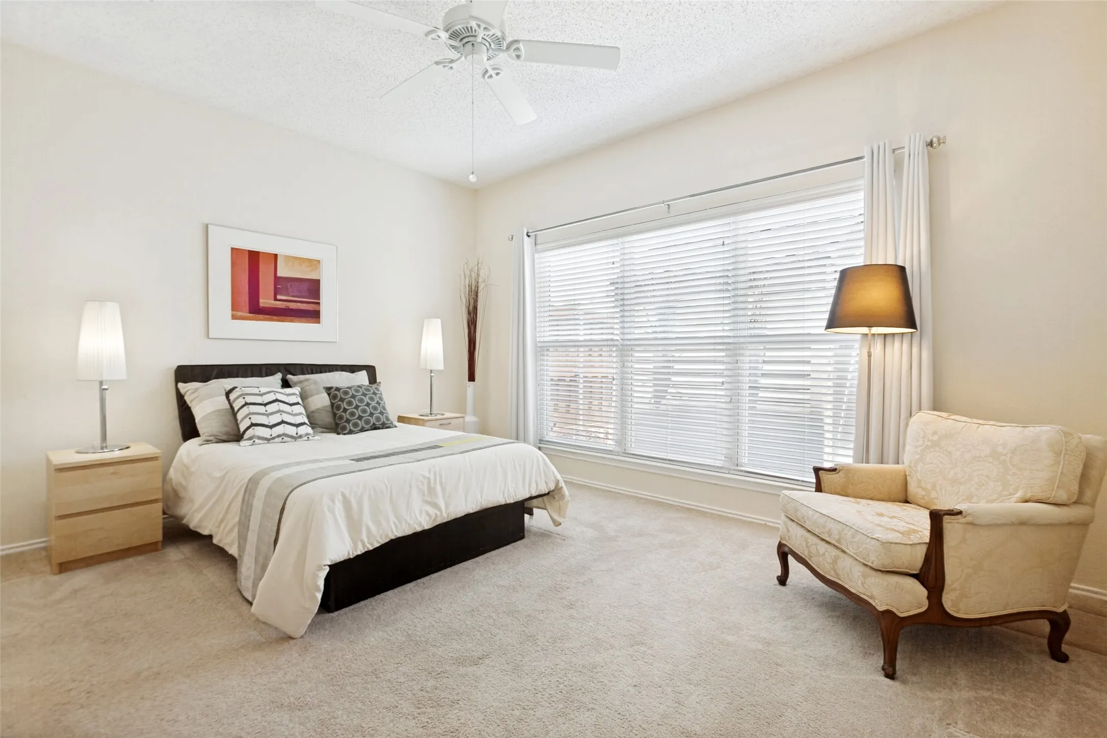 Single Family Residence For Sale in Dallas County , 2105 Glen Heights Drive, Garland, Texas 75044, 3 Bedroom, 3 Bathroom, 2 Garage spaces, 1,616 Sqft, built in 1988, mls#21298009, Real Estate Agent in Garland, Homes For Sale in Dallas county, Homes For Sale in Garland, Realtor in Garland Texas, Real Estate Brokerage Independent Realty Texas, Luminita Cordes Realtor