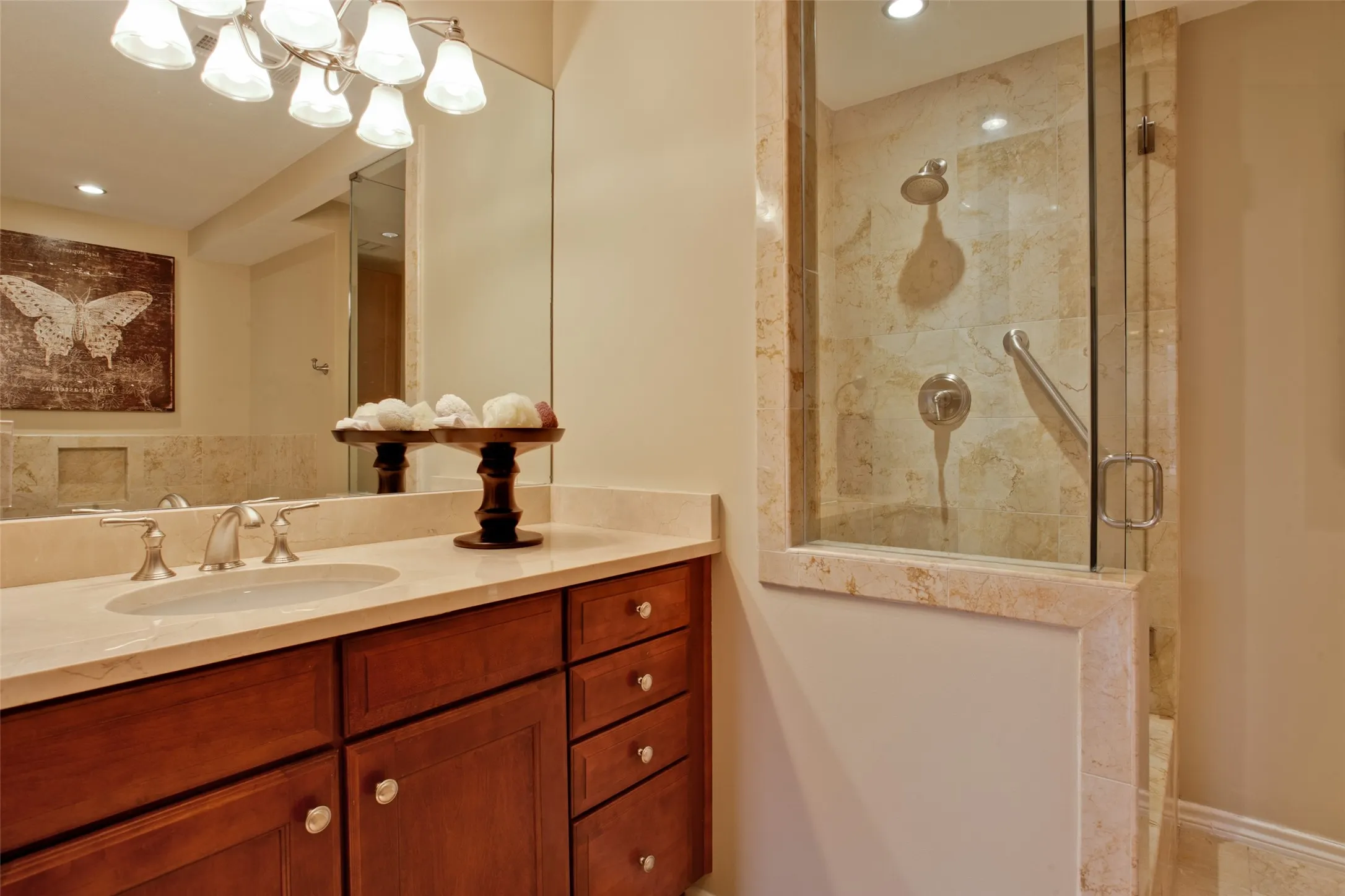 Condominium For Sale in Dallas County , 5909 Luther Lane 808, Dallas, Texas 75225, 2 Bedroom, 2 Bathroom, 2 Garage spaces, 1,436 Sqft, built in 1983, mls#21298013, Real Estate Agent in Dallas, Homes For Sale in Dallas county, Homes For Sale in Dallas, Realtor in Dallas Texas, Real Estate Brokerage Independent Realty Texas, Luminita Cordes Realtor