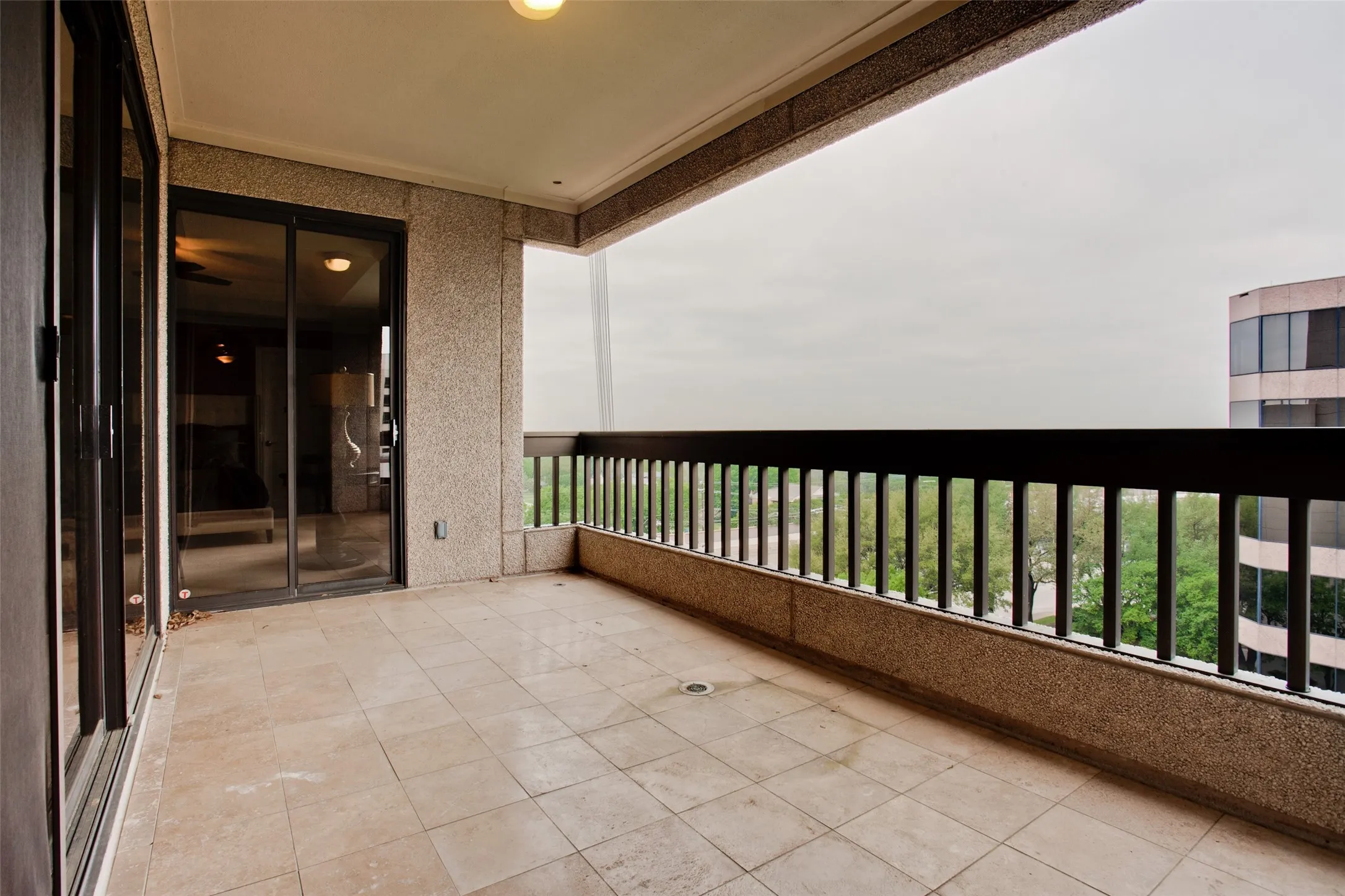 Condominium For Sale in Dallas County , 5909 Luther Lane 808, Dallas, Texas 75225, 2 Bedroom, 2 Bathroom, 2 Garage spaces, 1,436 Sqft, built in 1983, mls#21298013, Real Estate Agent in Dallas, Homes For Sale in Dallas county, Homes For Sale in Dallas, Realtor in Dallas Texas, Real Estate Brokerage Independent Realty Texas, Luminita Cordes Realtor