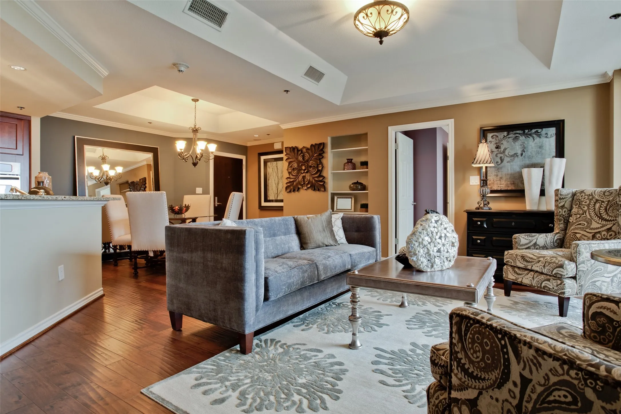 Condominium For Sale in Dallas County , 5909 Luther Lane 808, Dallas, Texas 75225, 2 Bedroom, 2 Bathroom, 2 Garage spaces, 1,436 Sqft, built in 1983, mls#21298013, Real Estate Agent in Dallas, Homes For Sale in Dallas county, Homes For Sale in Dallas, Realtor in Dallas Texas, Real Estate Brokerage Independent Realty Texas, Luminita Cordes Realtor