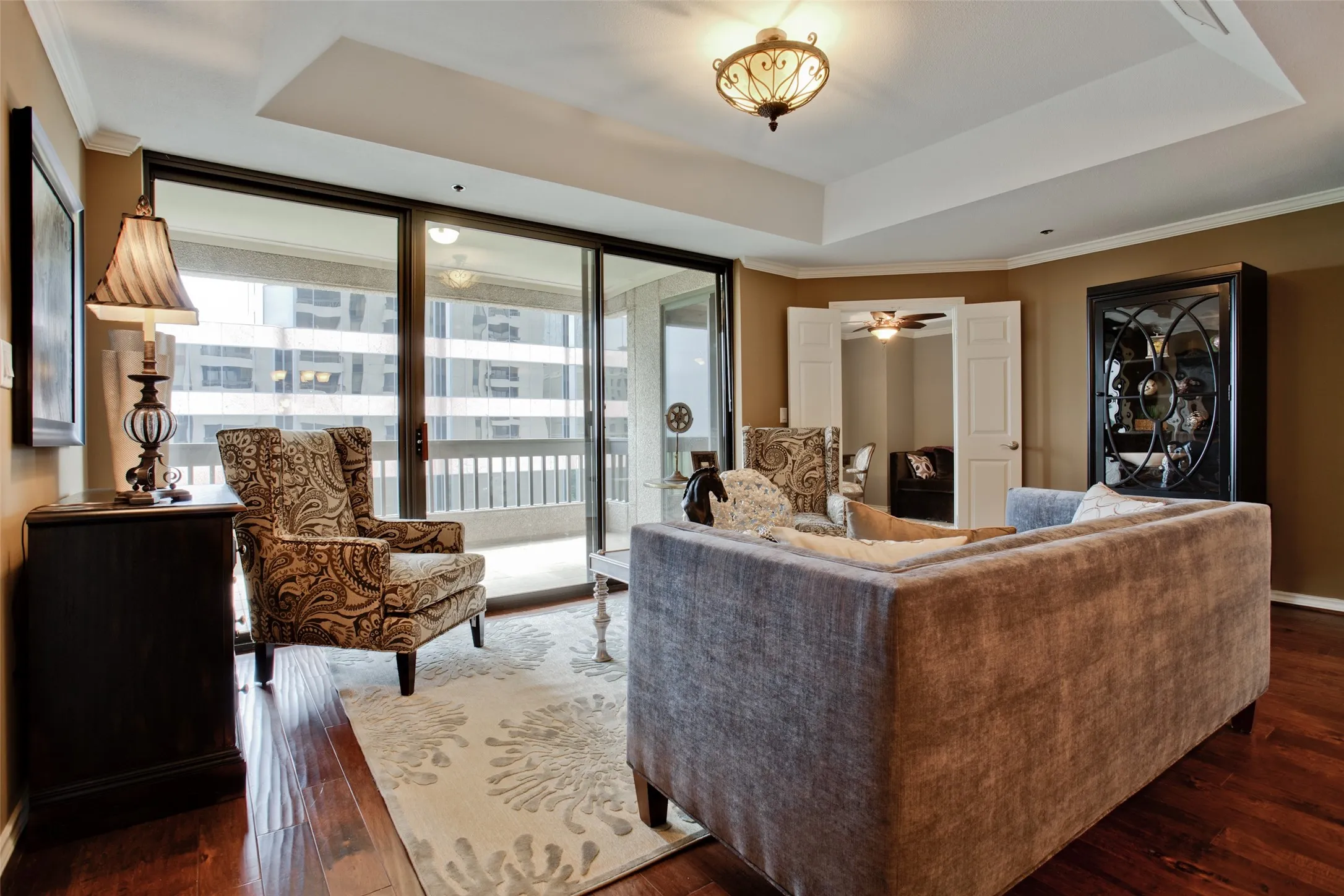 Condominium For Sale in Dallas County , 5909 Luther Lane 808, Dallas, Texas 75225, 2 Bedroom, 2 Bathroom, 2 Garage spaces, 1,436 Sqft, built in 1983, mls#21298013, Real Estate Agent in Dallas, Homes For Sale in Dallas county, Homes For Sale in Dallas, Realtor in Dallas Texas, Real Estate Brokerage Independent Realty Texas, Luminita Cordes Realtor