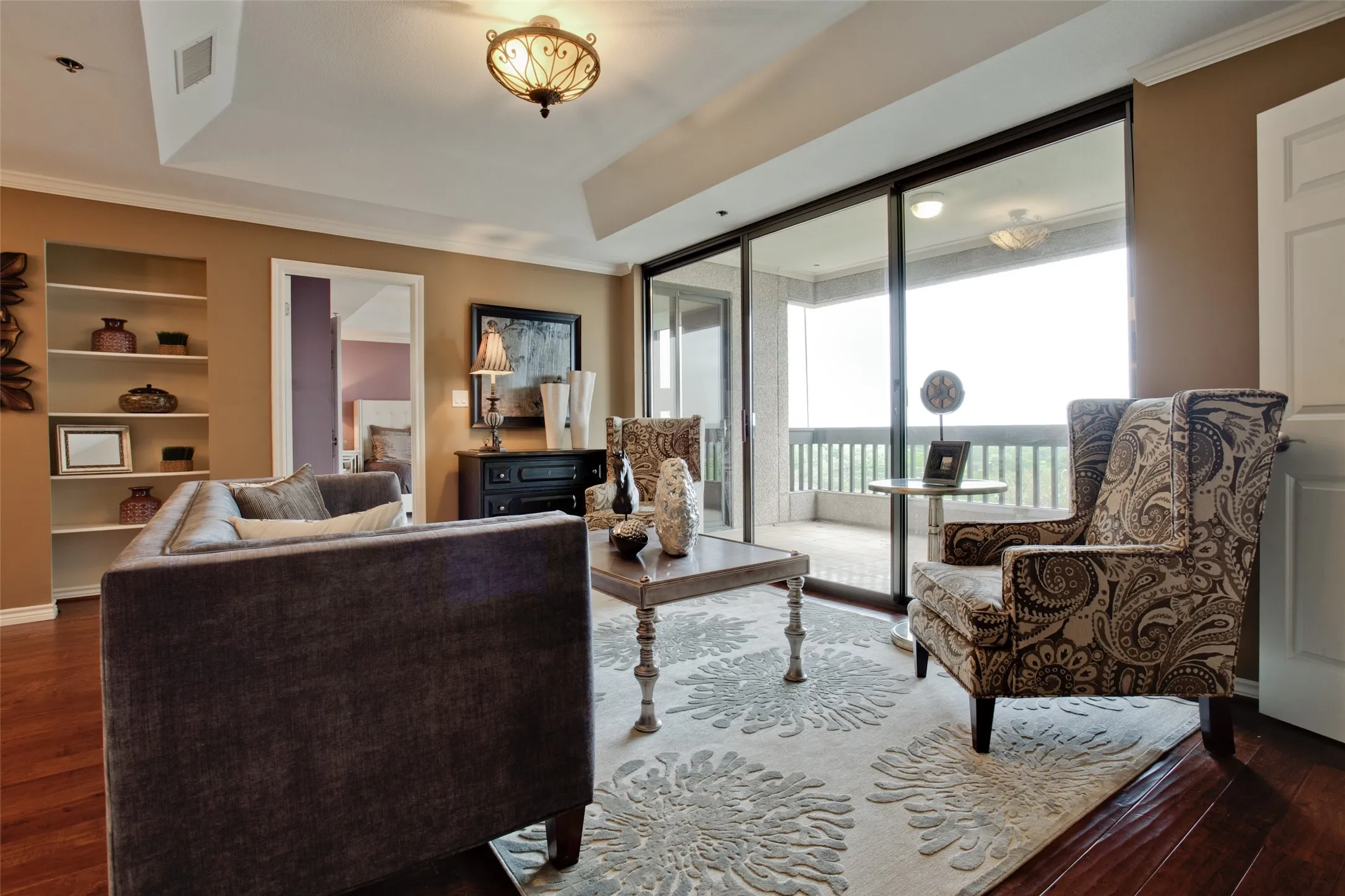 Condominium For Sale in Dallas County , 5909 Luther Lane 808, Dallas, Texas 75225, 2 Bedroom, 2 Bathroom, 2 Garage spaces, 1,436 Sqft, built in 1983, mls#21298013, Real Estate Agent in Dallas, Homes For Sale in Dallas county, Homes For Sale in Dallas, Realtor in Dallas Texas, Real Estate Brokerage Independent Realty Texas, Luminita Cordes Realtor