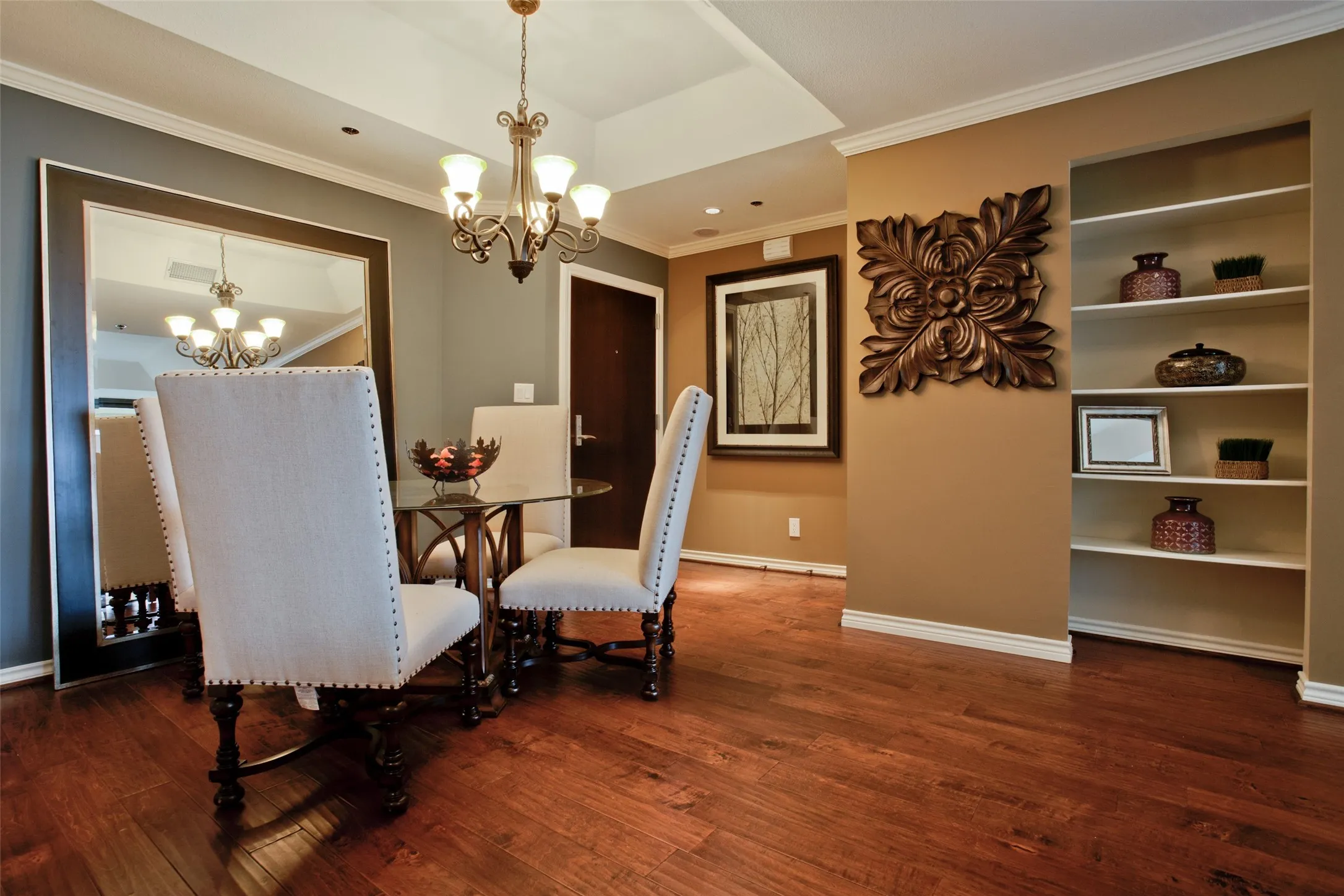 Condominium For Sale in Dallas County , 5909 Luther Lane 808, Dallas, Texas 75225, 2 Bedroom, 2 Bathroom, 2 Garage spaces, 1,436 Sqft, built in 1983, mls#21298013, Real Estate Agent in Dallas, Homes For Sale in Dallas county, Homes For Sale in Dallas, Realtor in Dallas Texas, Real Estate Brokerage Independent Realty Texas, Luminita Cordes Realtor